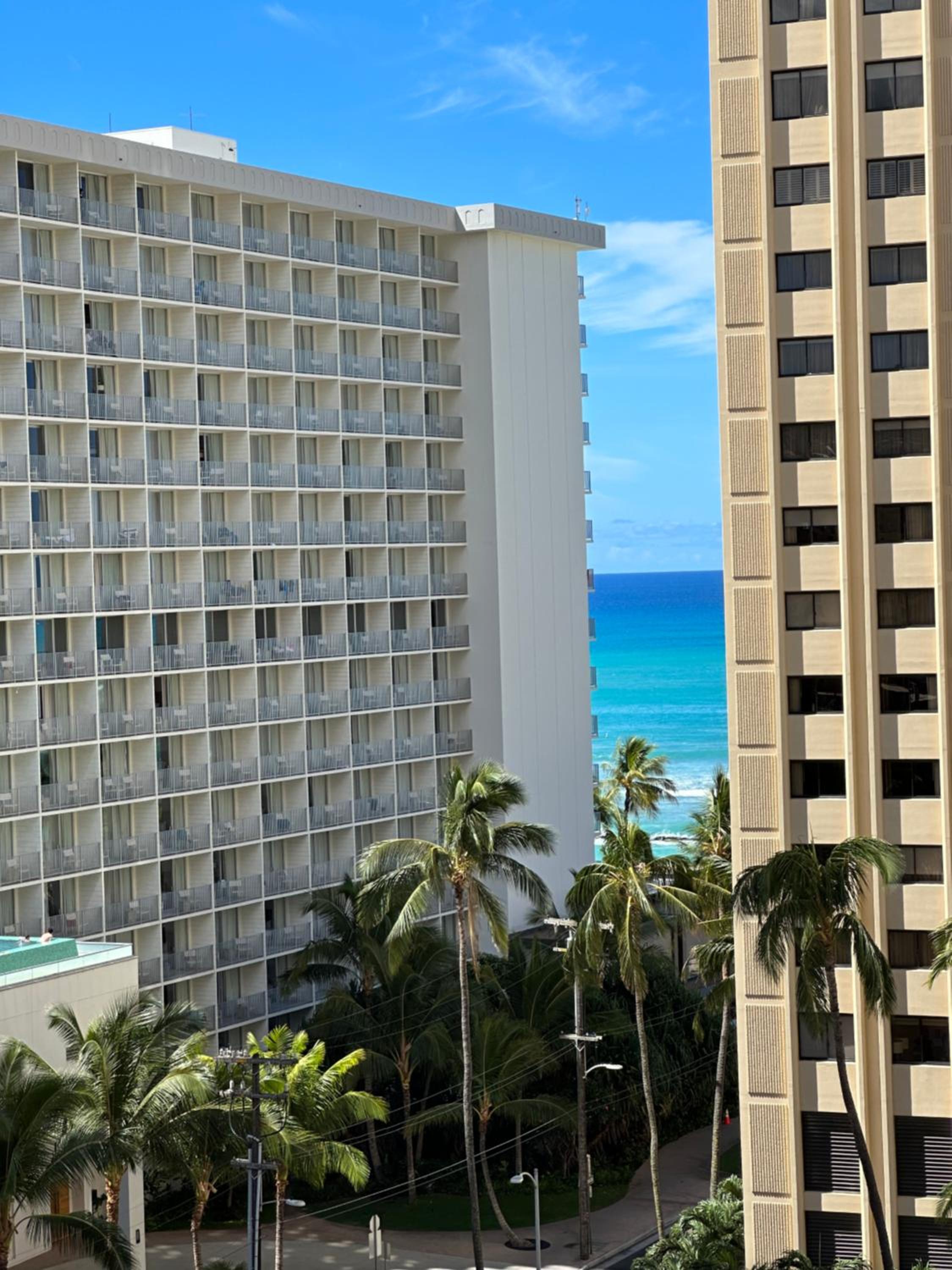 WELLCOME TO LOVELY CONDO 2 BEDS 2 BATHS FREE PARKING IN WAIKIKI BEACH: Two-Bedroom Apartment photo