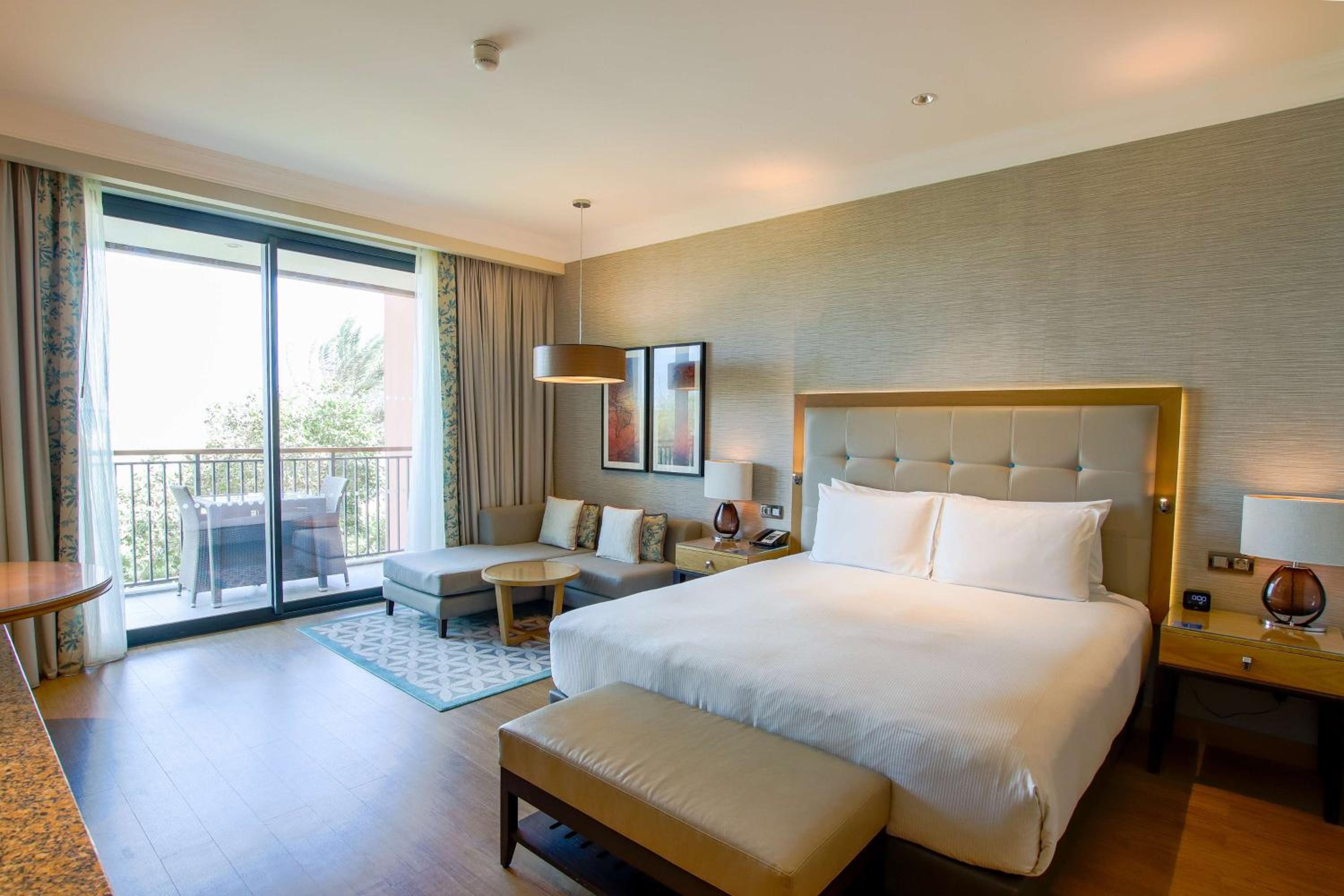 Superior King Room with Ocean View photo 3