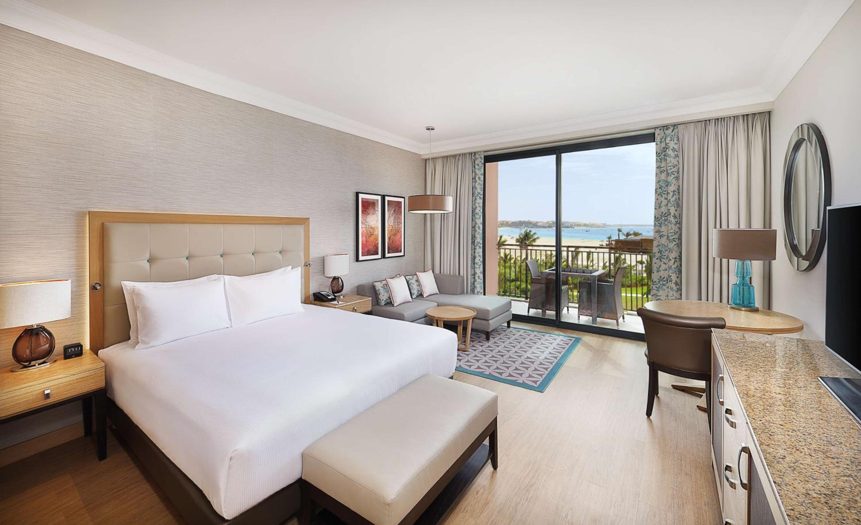 Superior King Room with Partial Sea View