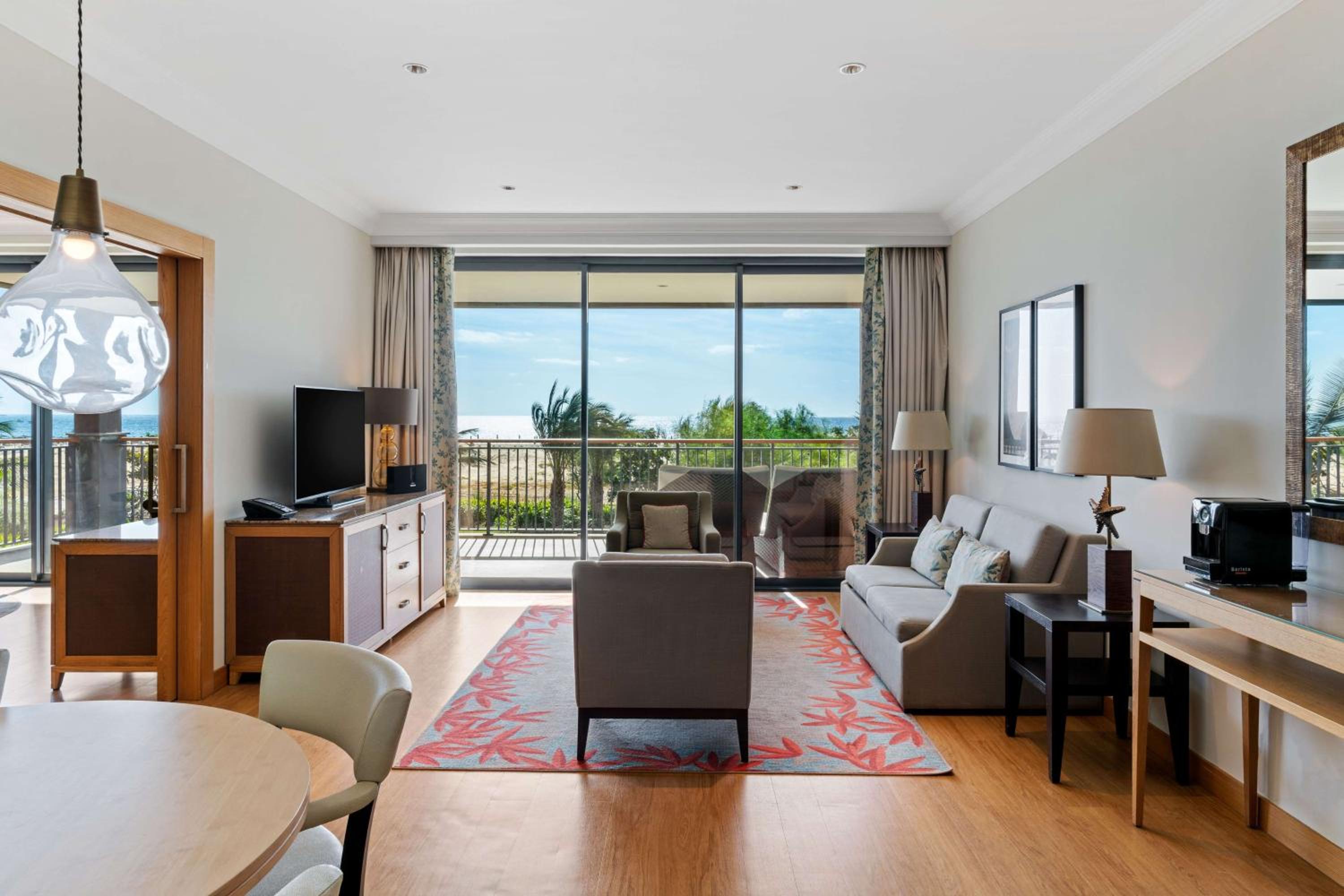 Deluxe King Suite