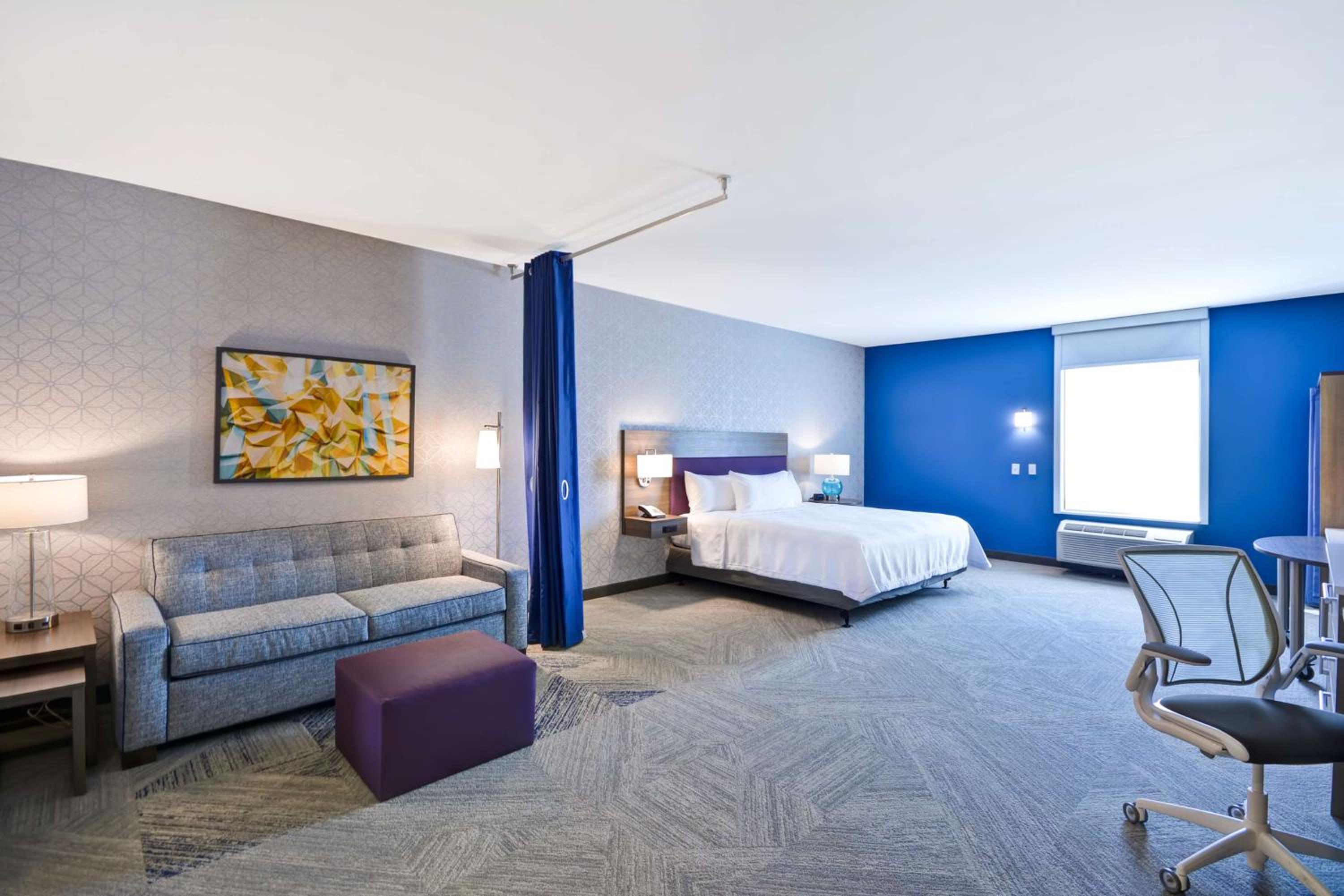 King Studio Suite - Mobility Access/Non-Smoking