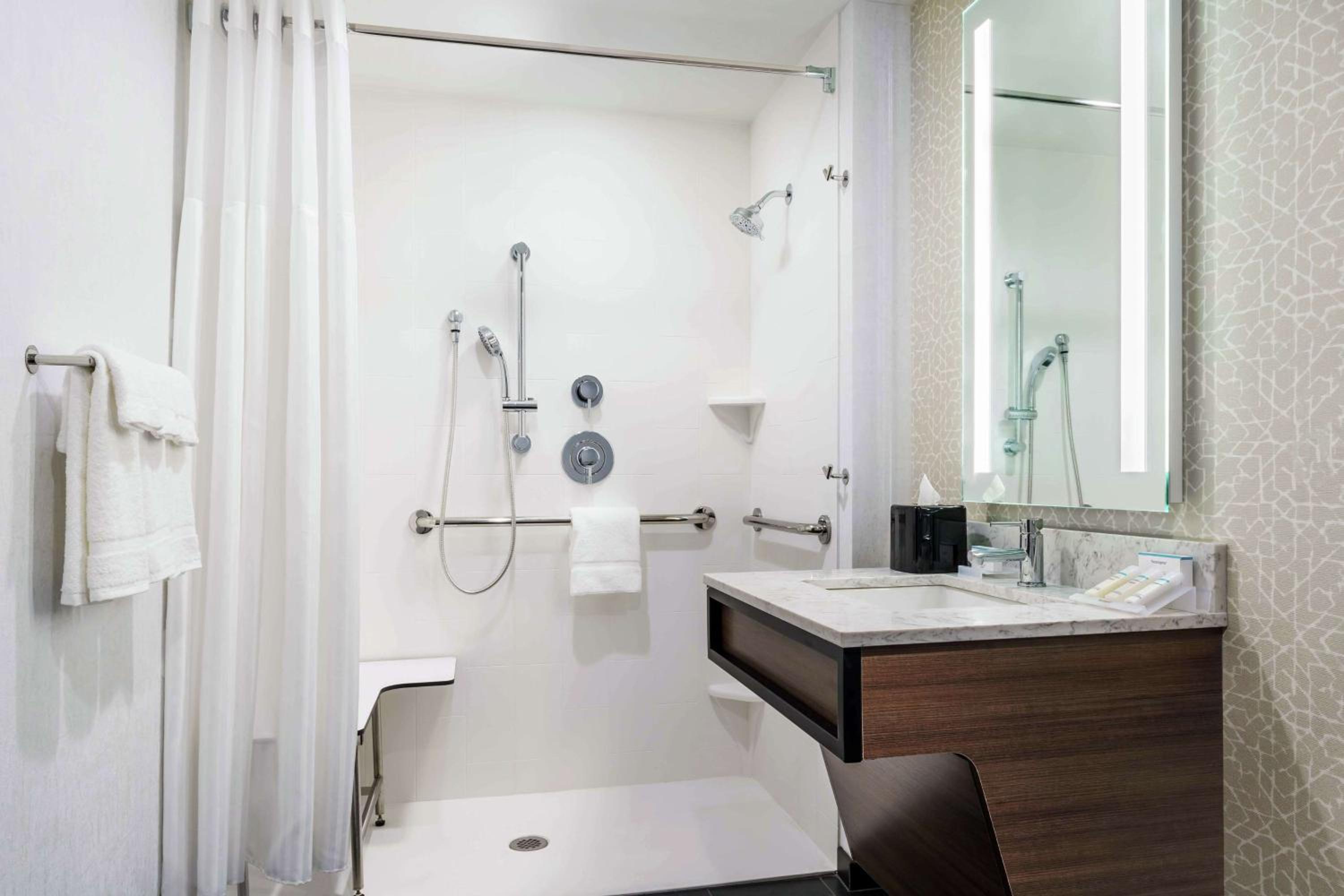 Two Queen Suite - Hearing Accessible  - Photo 5