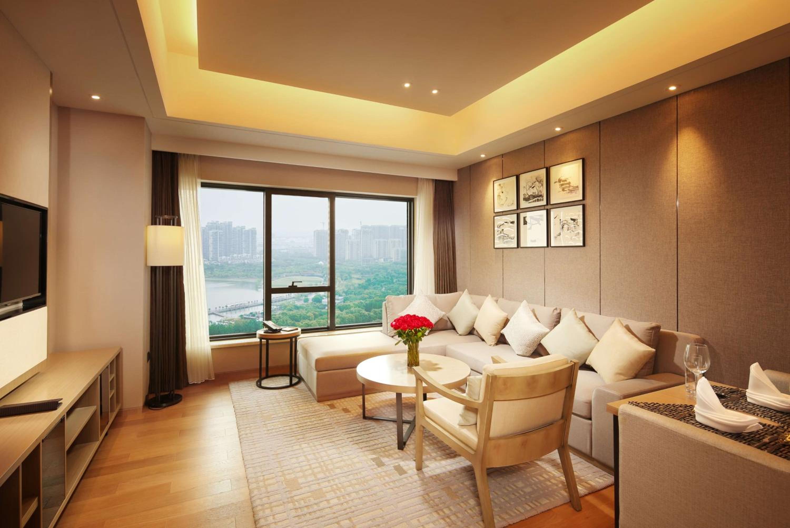 Deluxe King One Bedroom Suite