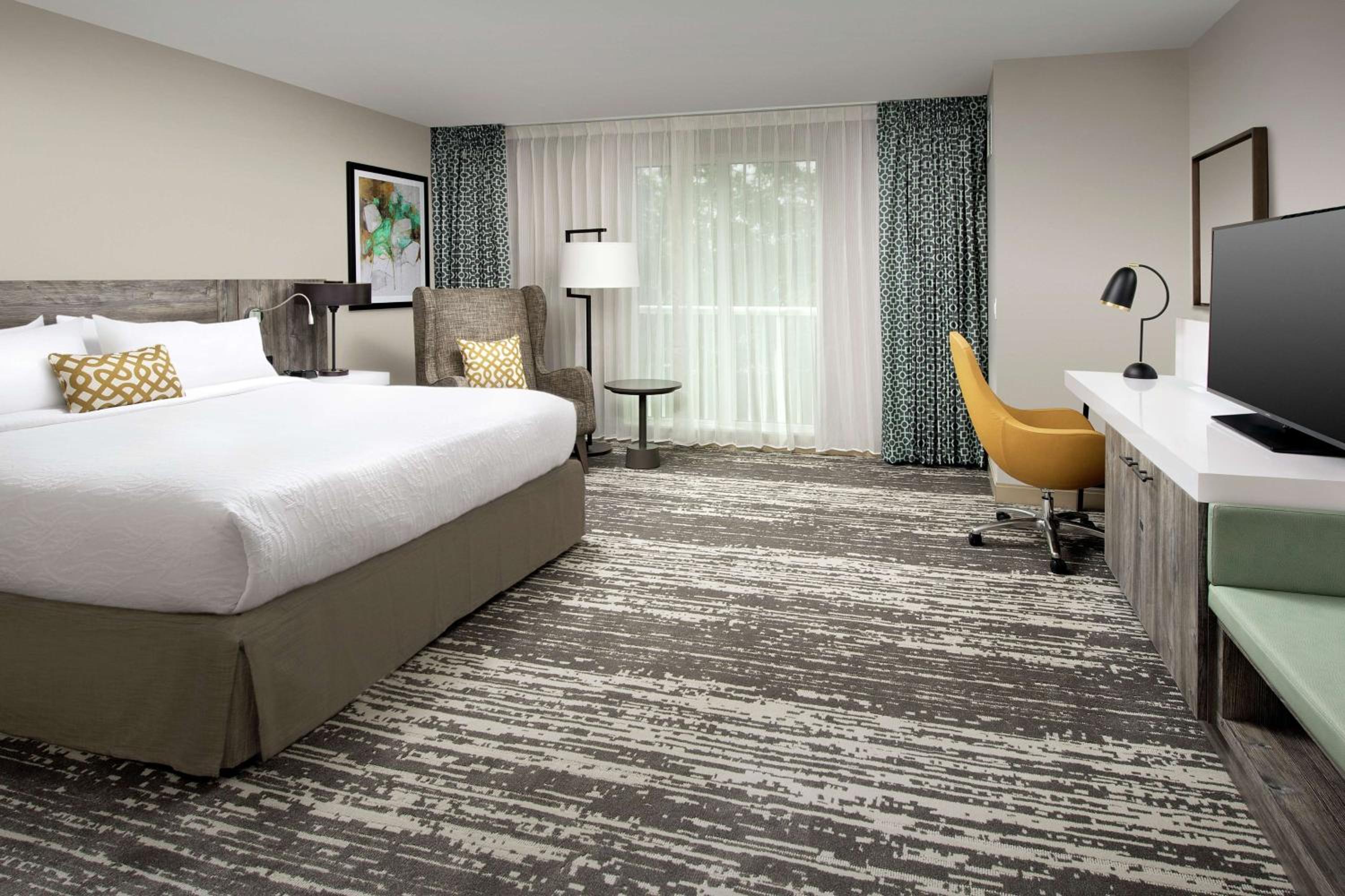 King Room with Roll-In Shower - Mobility/Hearing Accessible