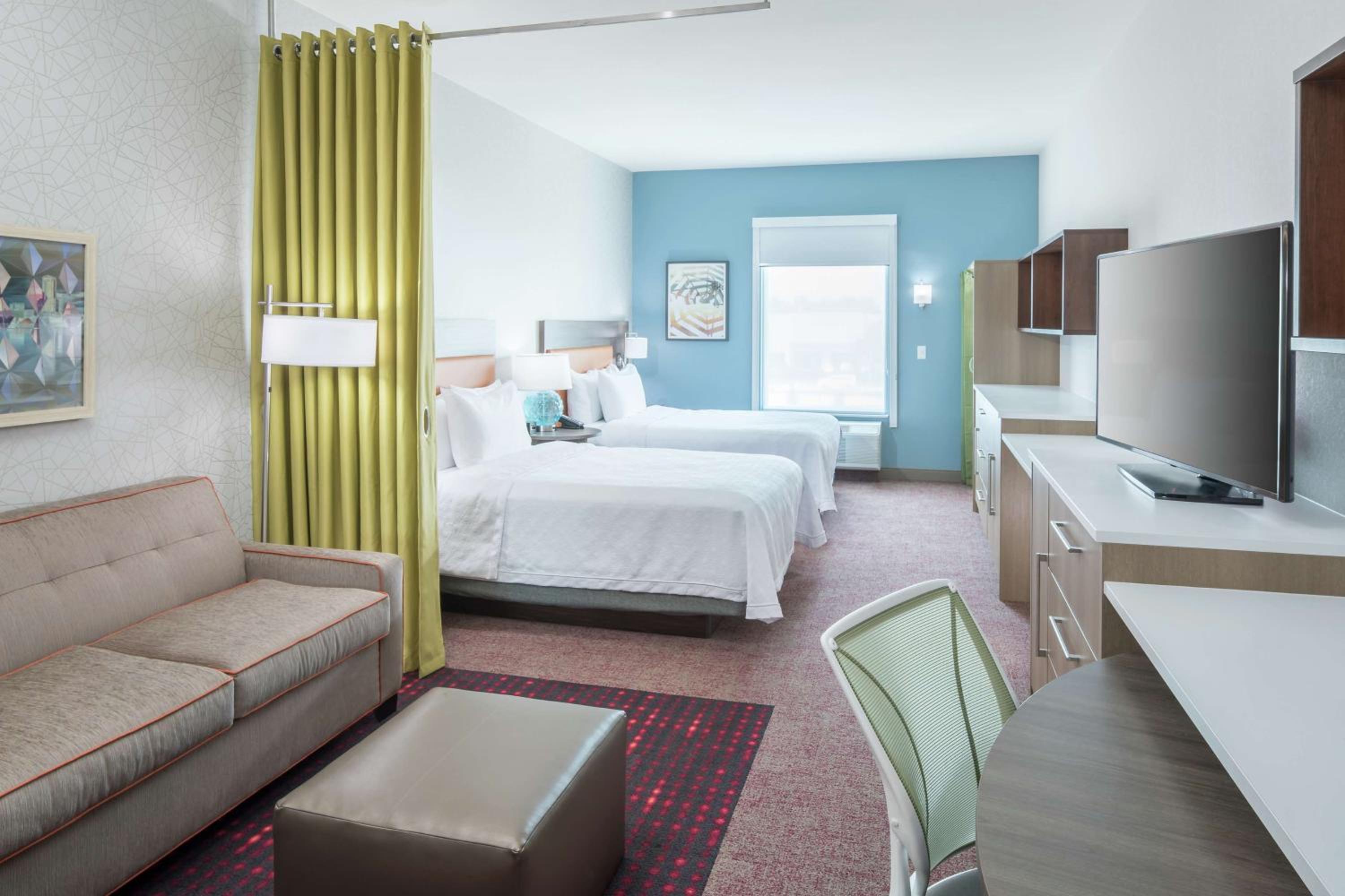 Queen Studio with Two Queen Beds - Mobility Access/Non-Smoking
