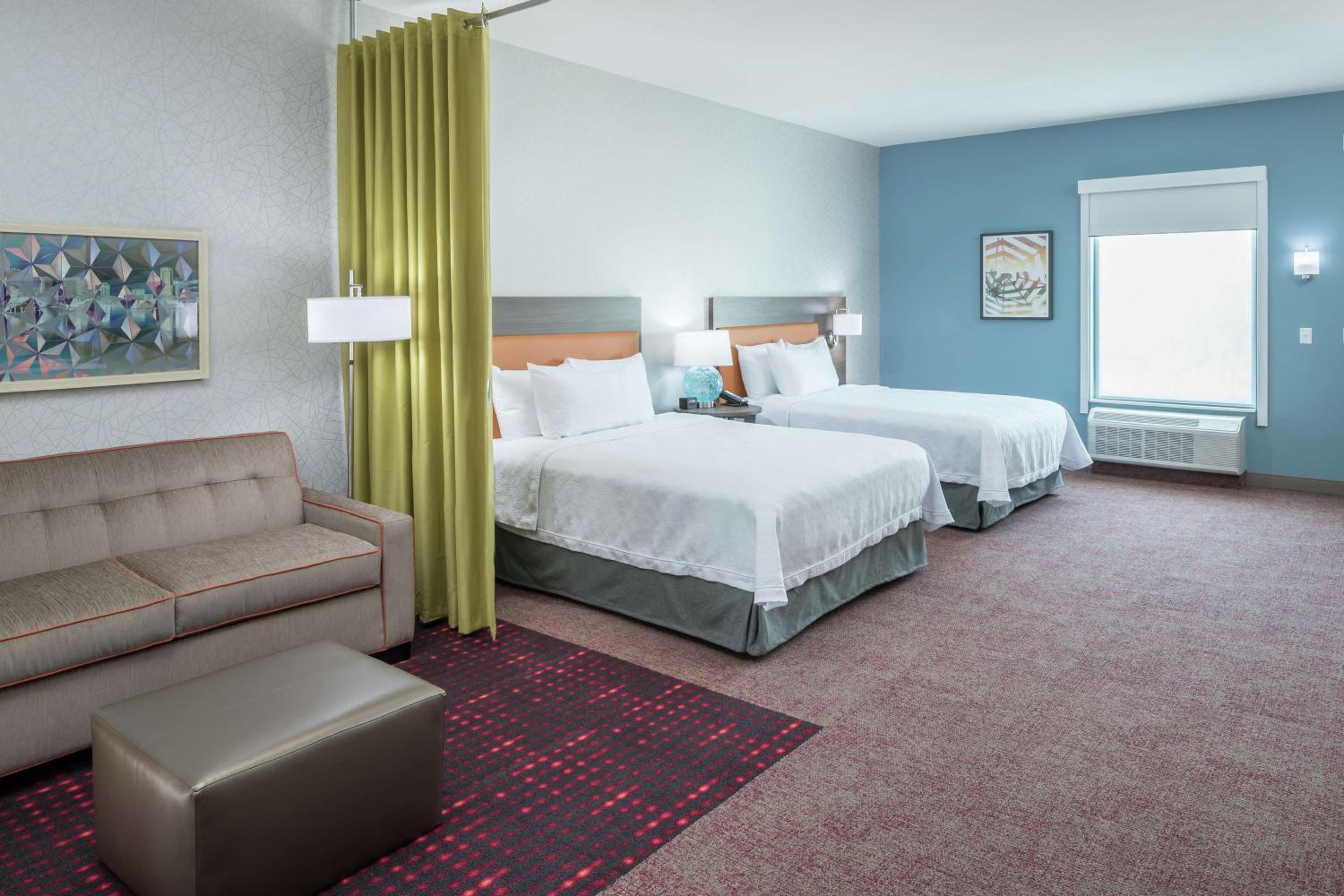 King Suite - Mobility Access/Non-Smoking