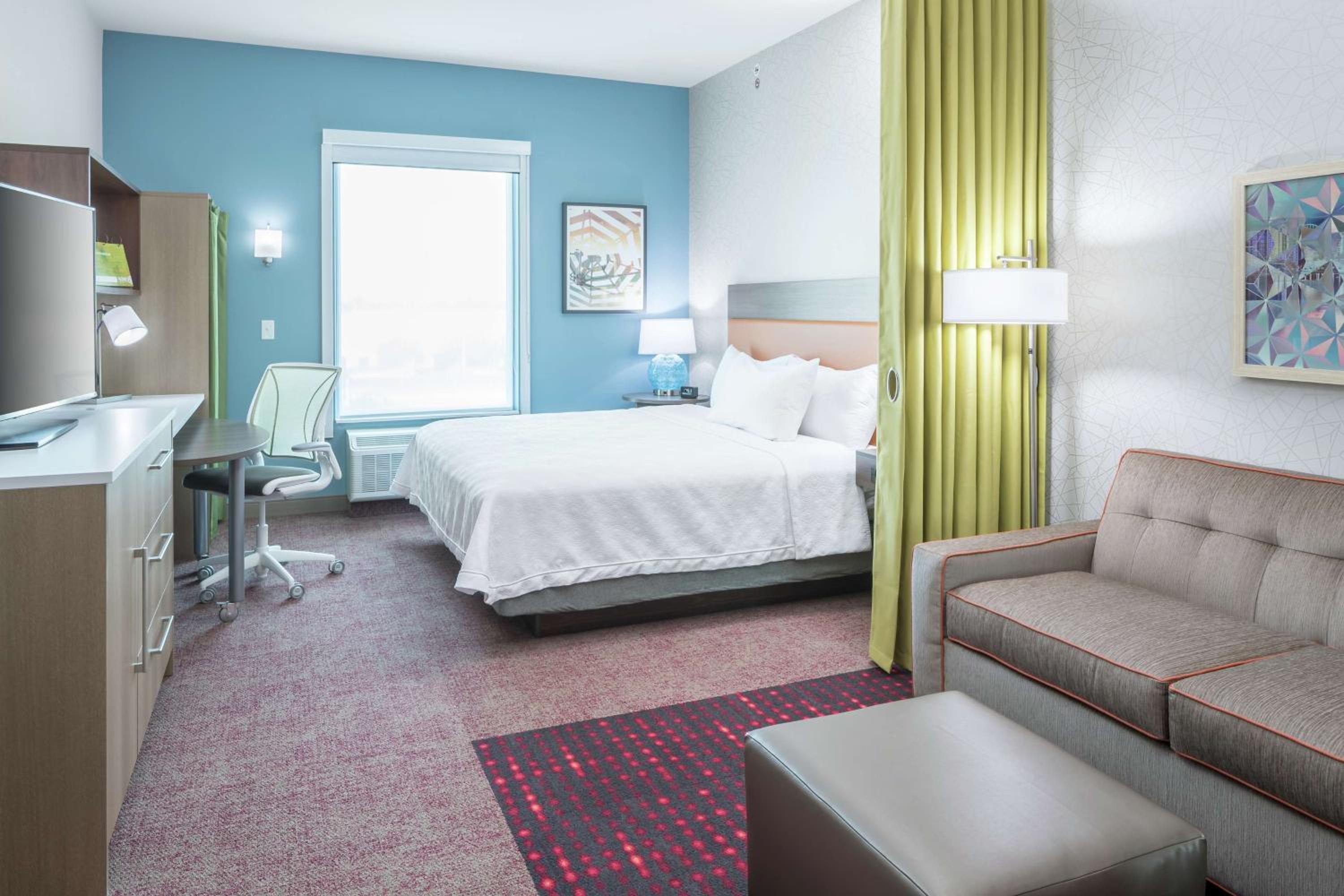 One-Bedroom King Suite - Non-Smoking