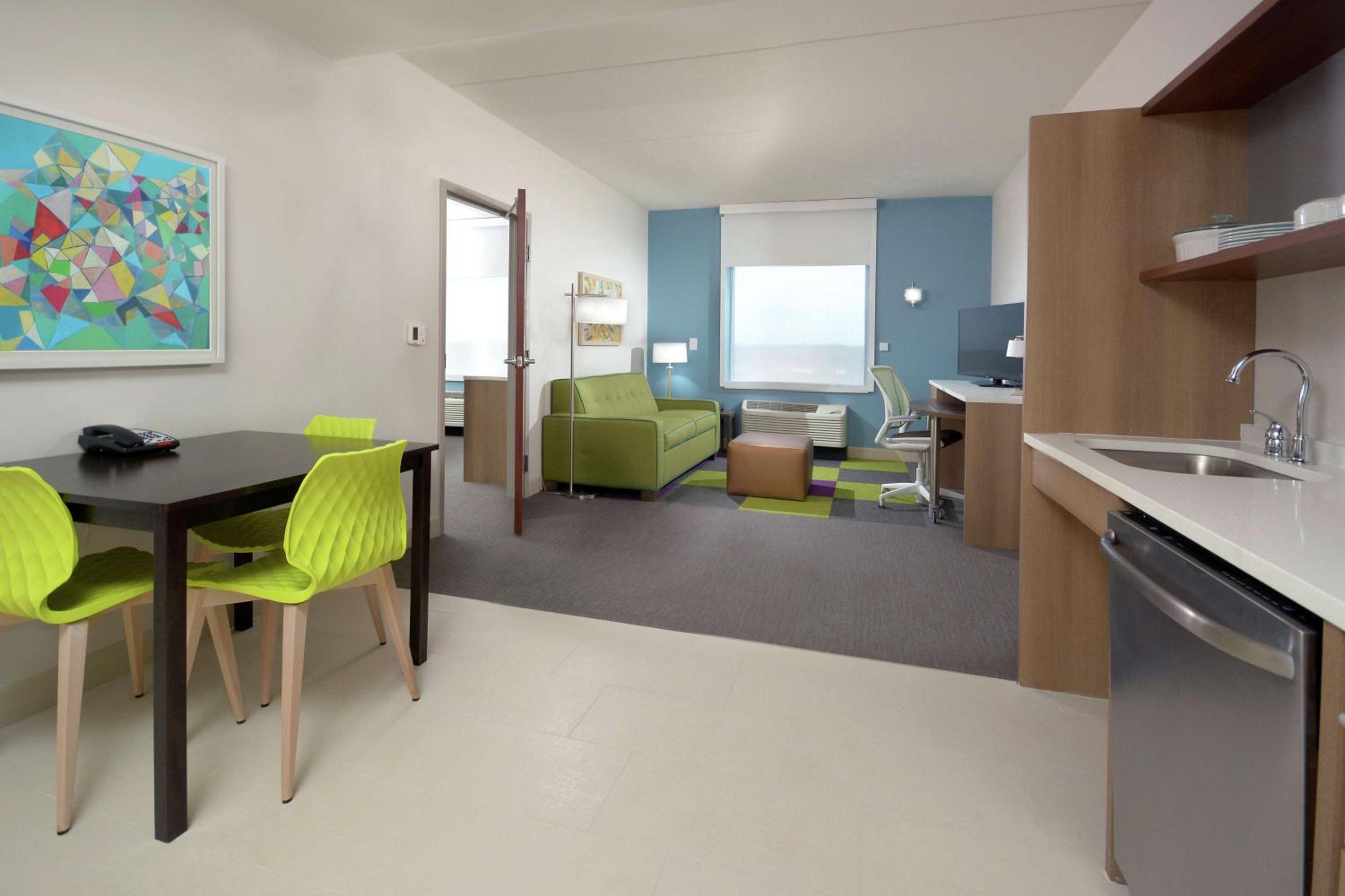 King Suite - Mobility Access/Non-Smoking - Photo 1