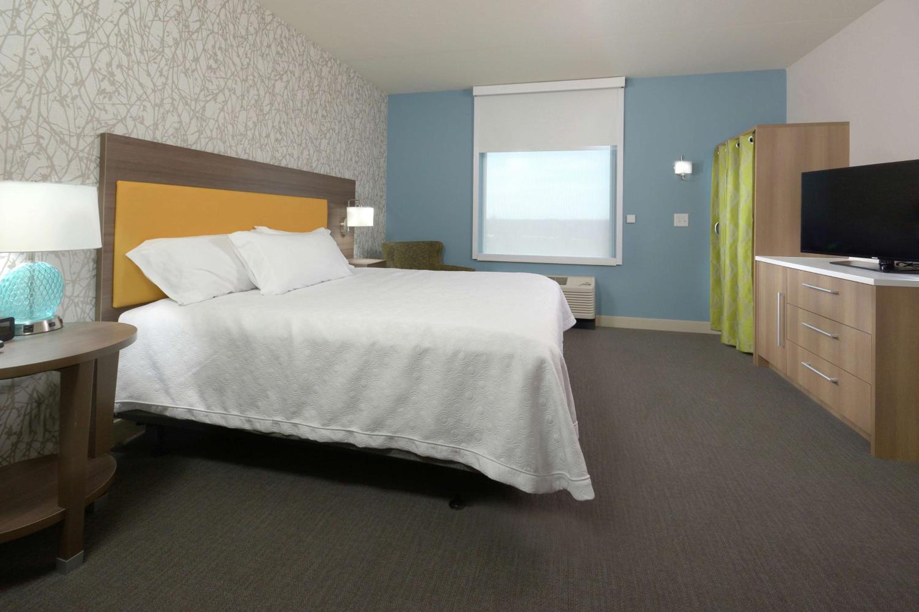 King Suite - Mobility Access/Non-Smoking - Photo 2