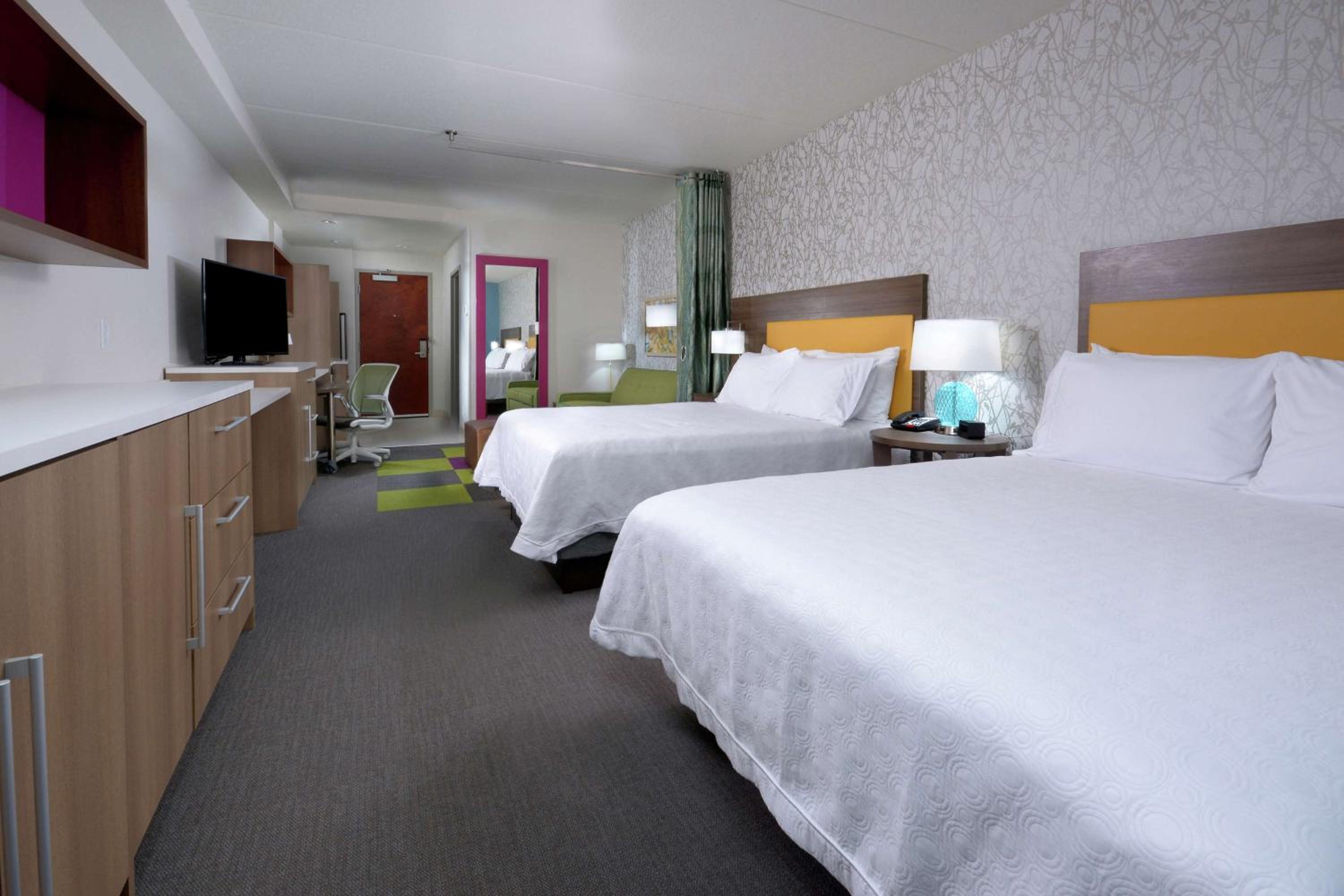 Queen Studio with Two Queen Beds - Non-Smoking - Photo 1