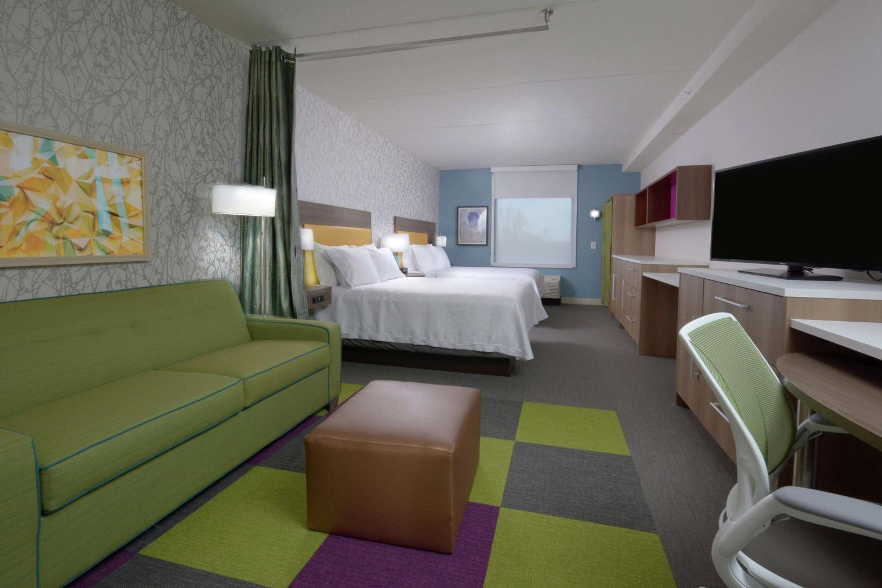 Queen Studio with Two Queen Beds - Non-Smoking - Photo 2