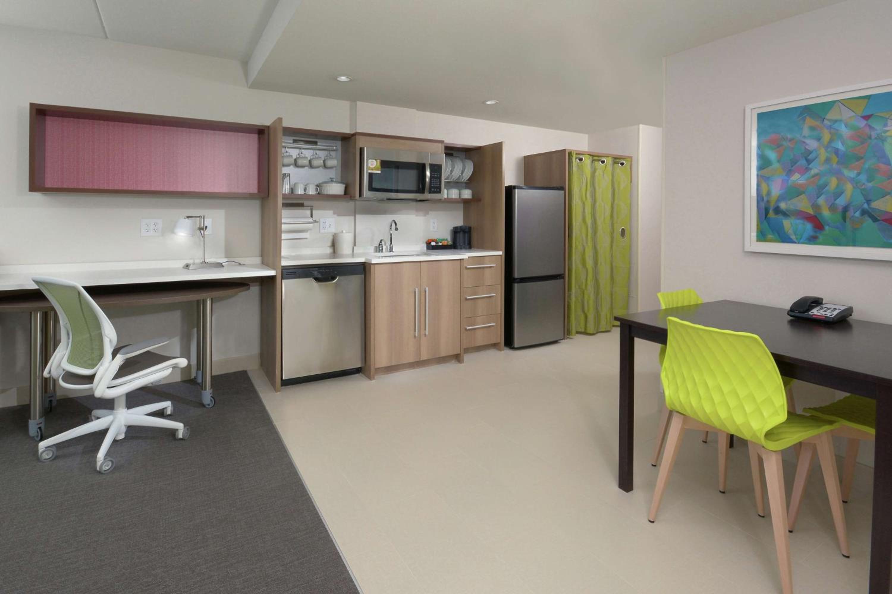 One-Bedroom King Suite - Non-Smoking - Photo 4