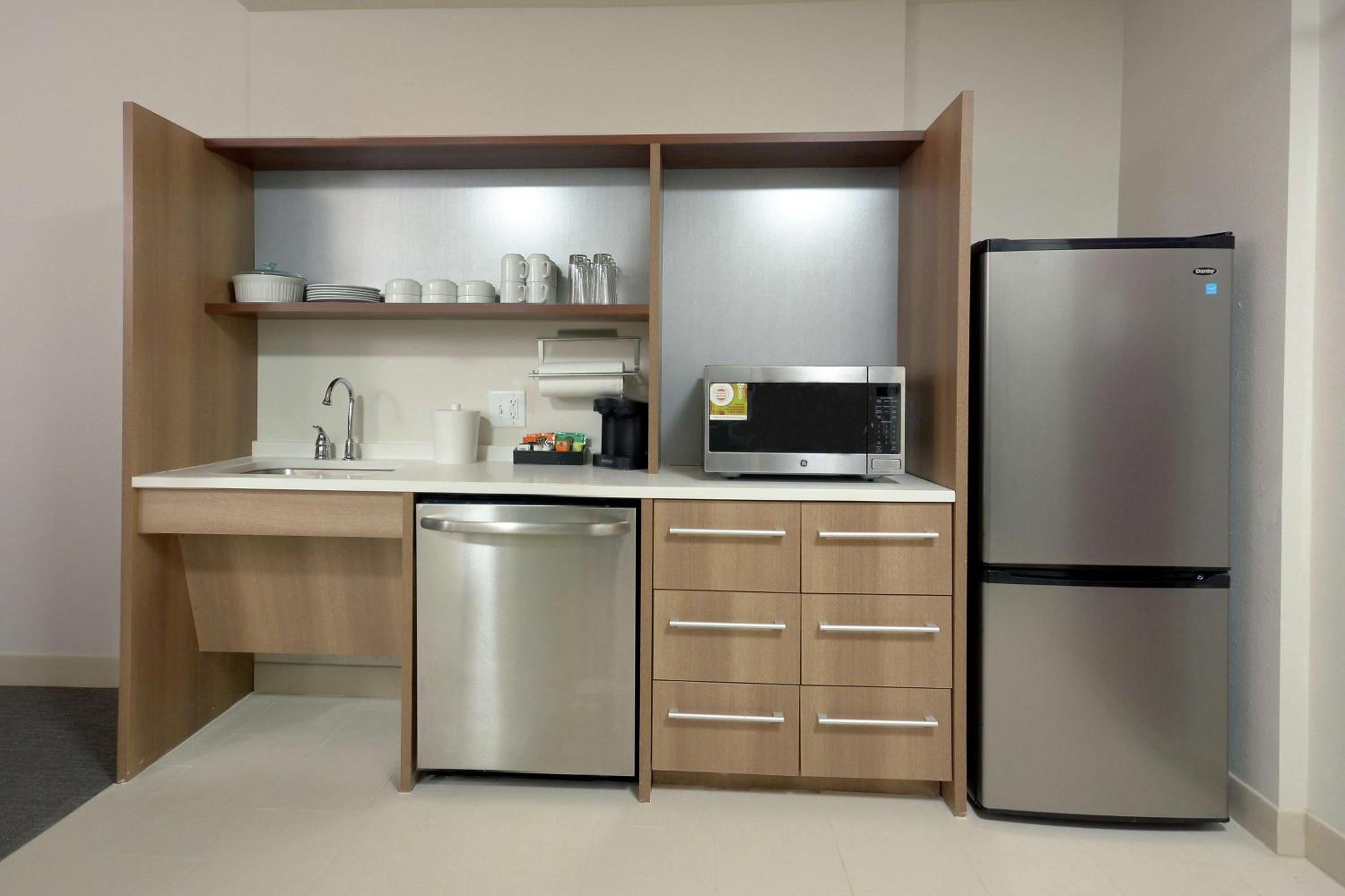 King Suite - Mobility Access/Non-Smoking - Photo 3