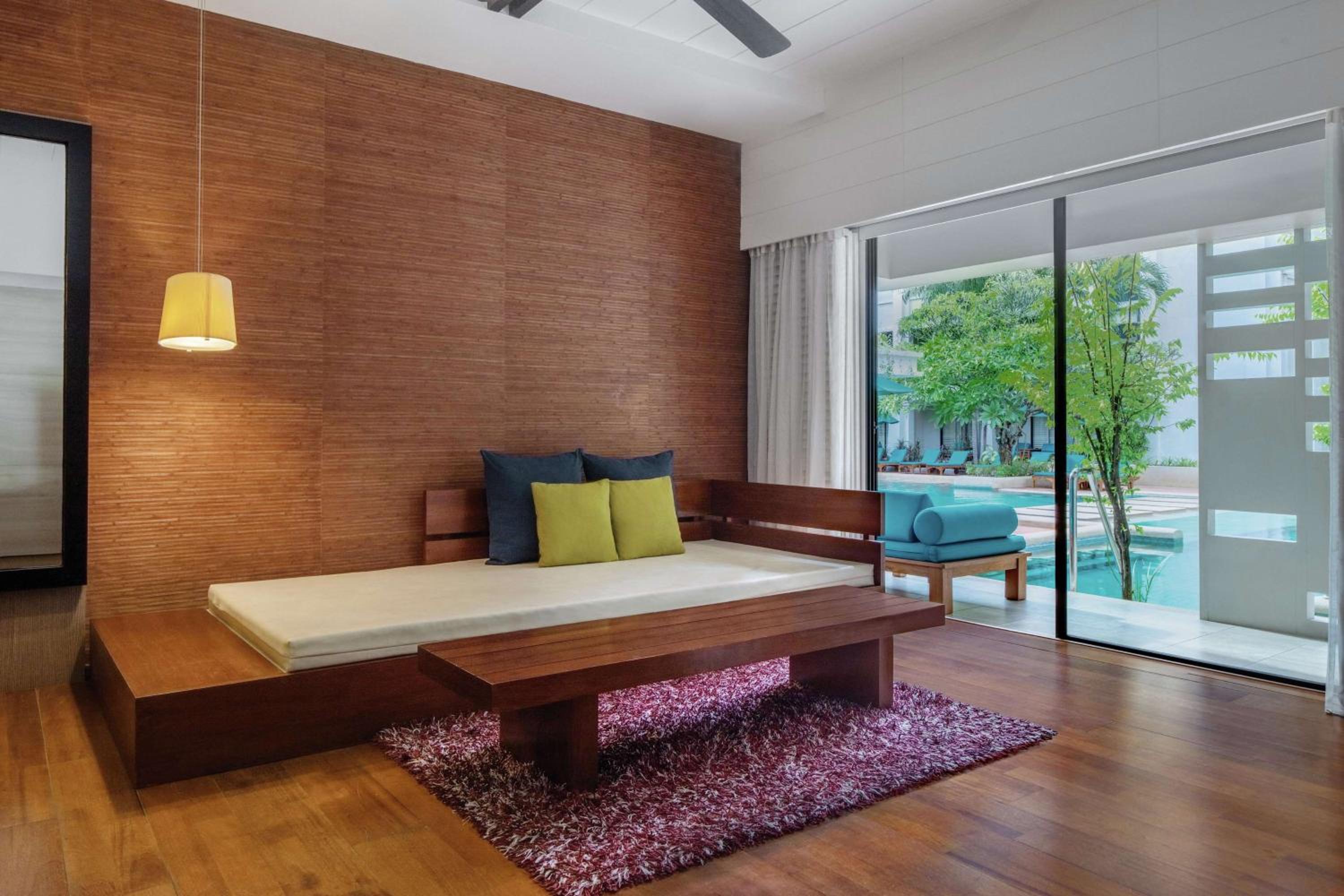 Premium King Suite with Pool Access