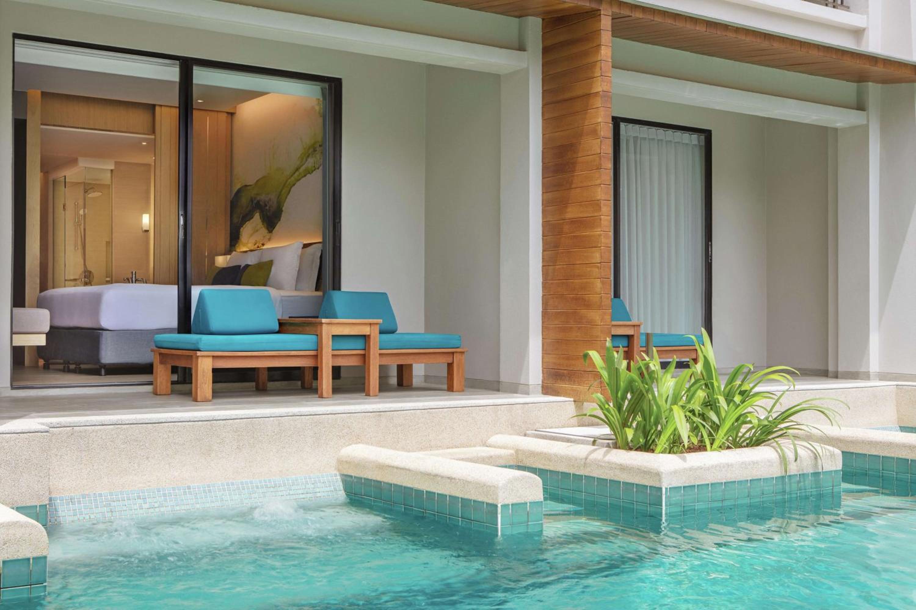 Premium King Room with Pool Access - Photo 2