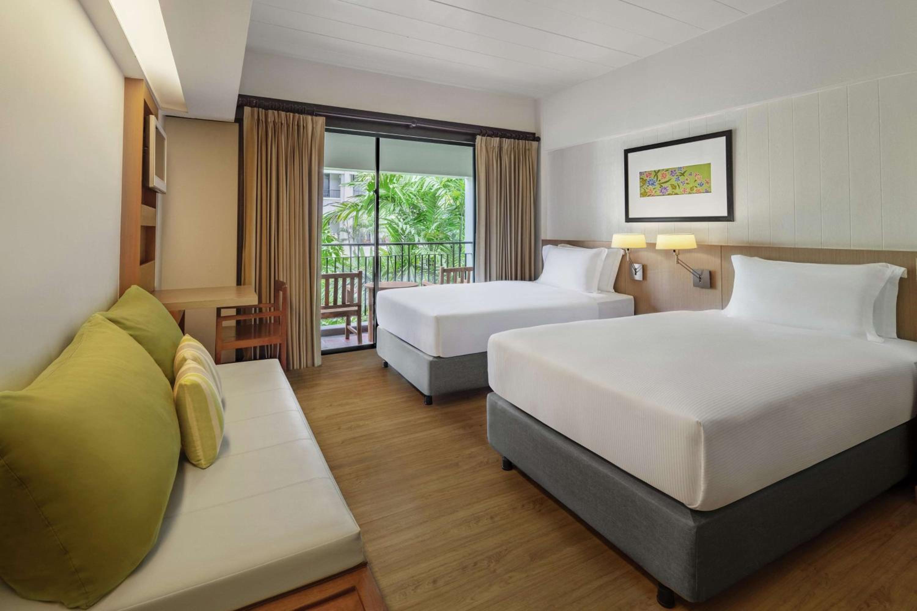 Deluxe Twin Room with Balcony - Photo 3