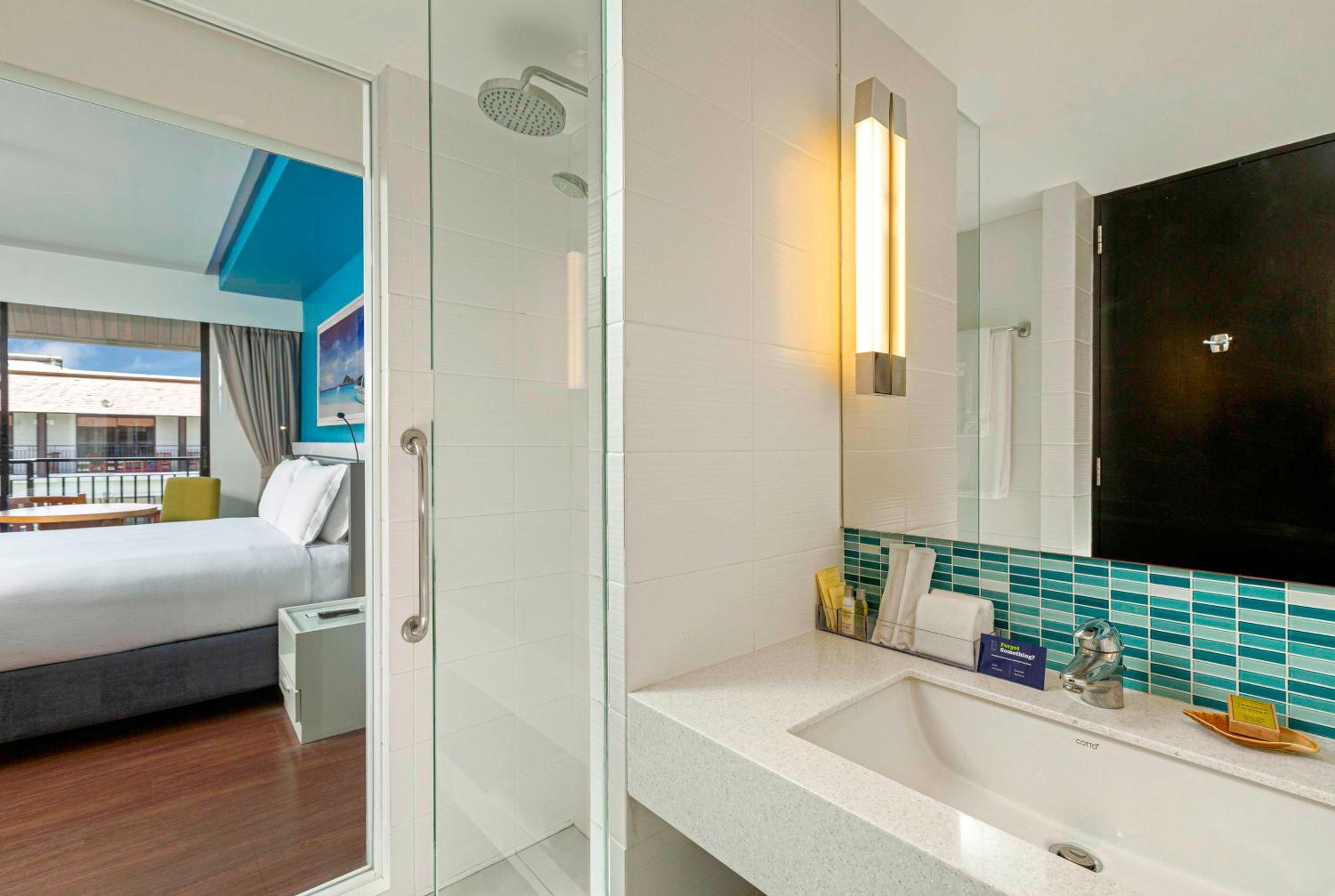 Deluxe Plus King Room With Balcony - Photo 2