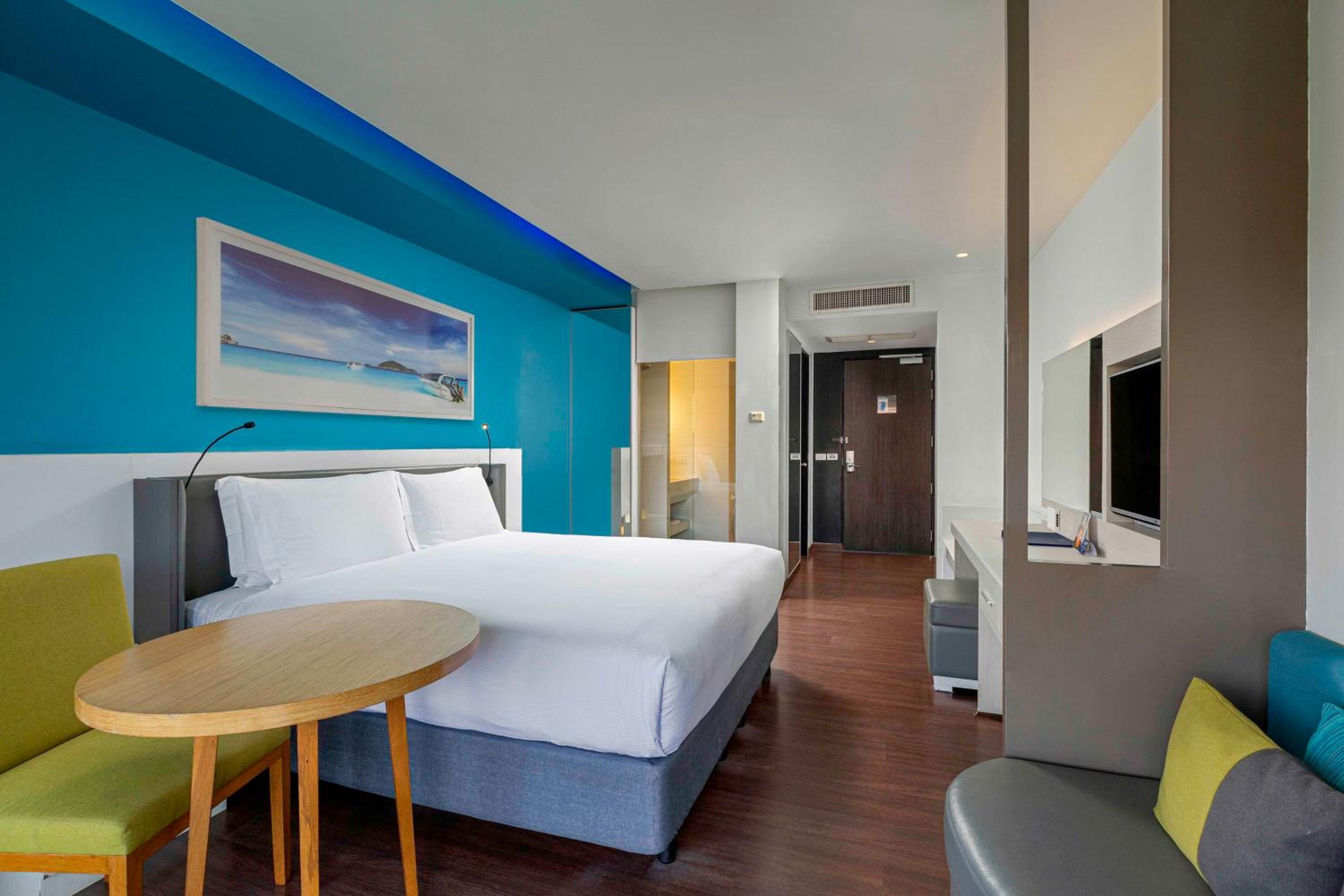 Deluxe Plus King Room With Balcony - Photo 4