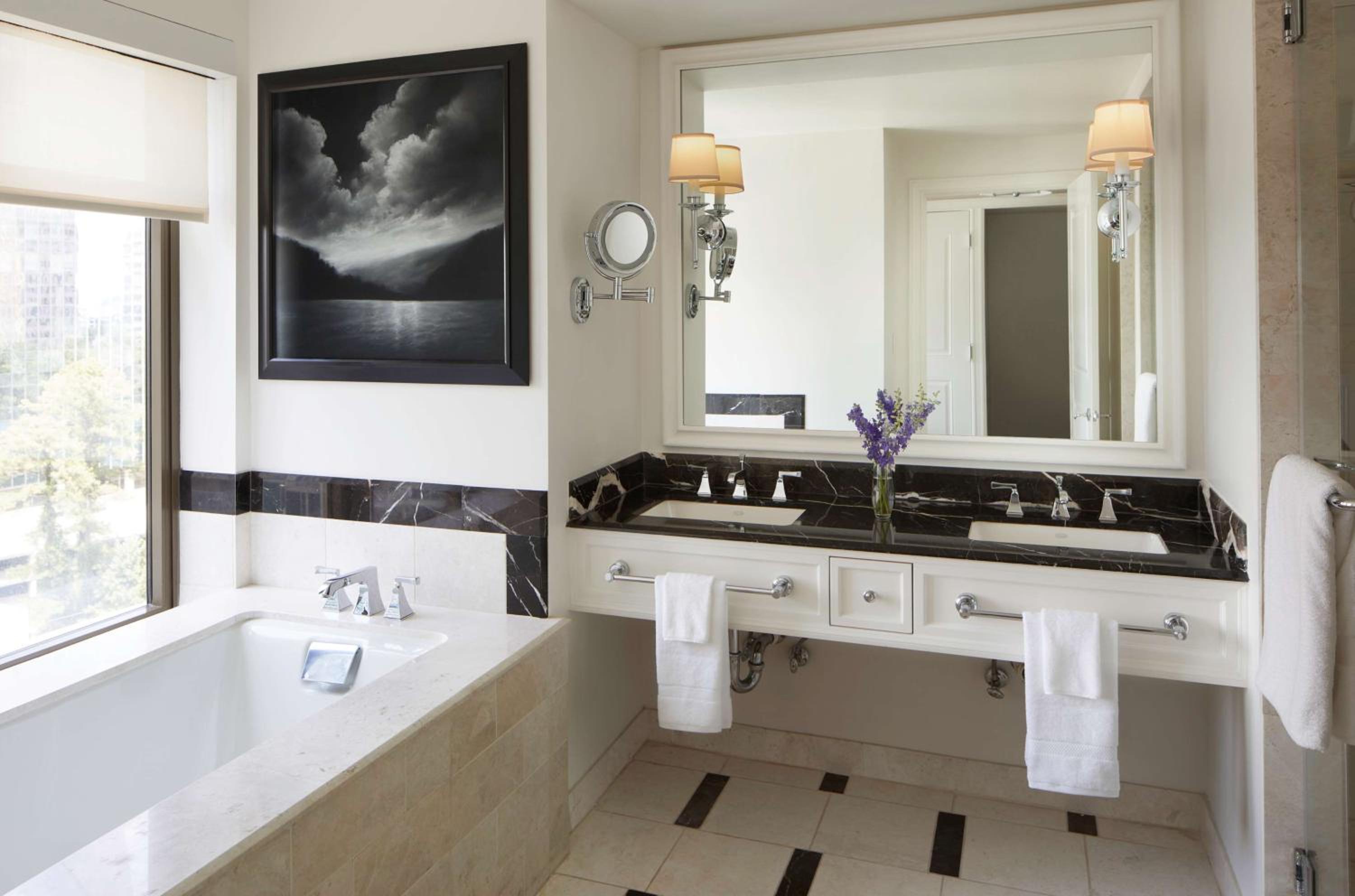 One-Bedroom King Suite with Two Terraces - Photo 6