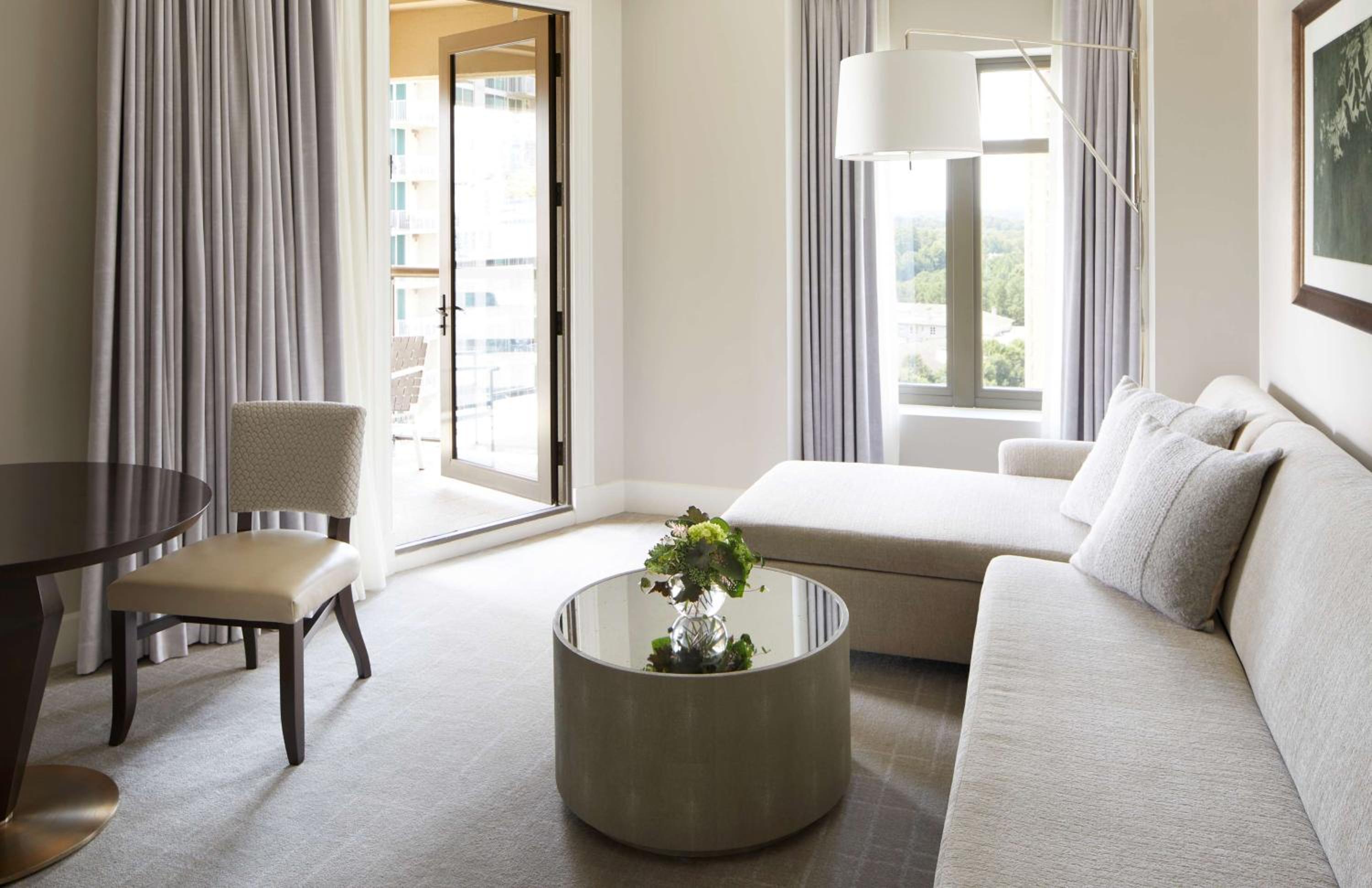 One-Bedroom King Suite with Two Terraces - Photo 4
