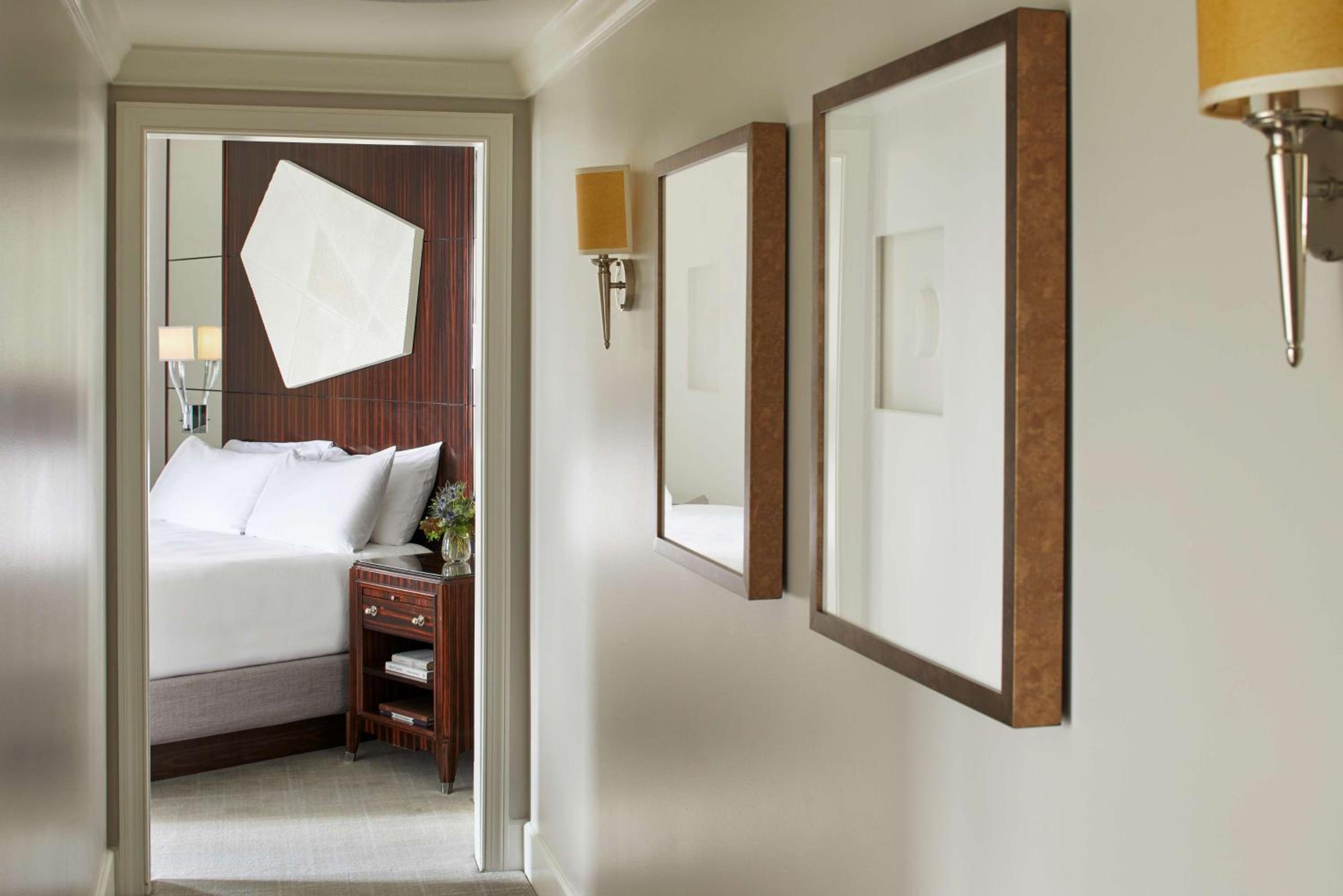 One-Bedroom King Suite with Two Terraces - Photo 5