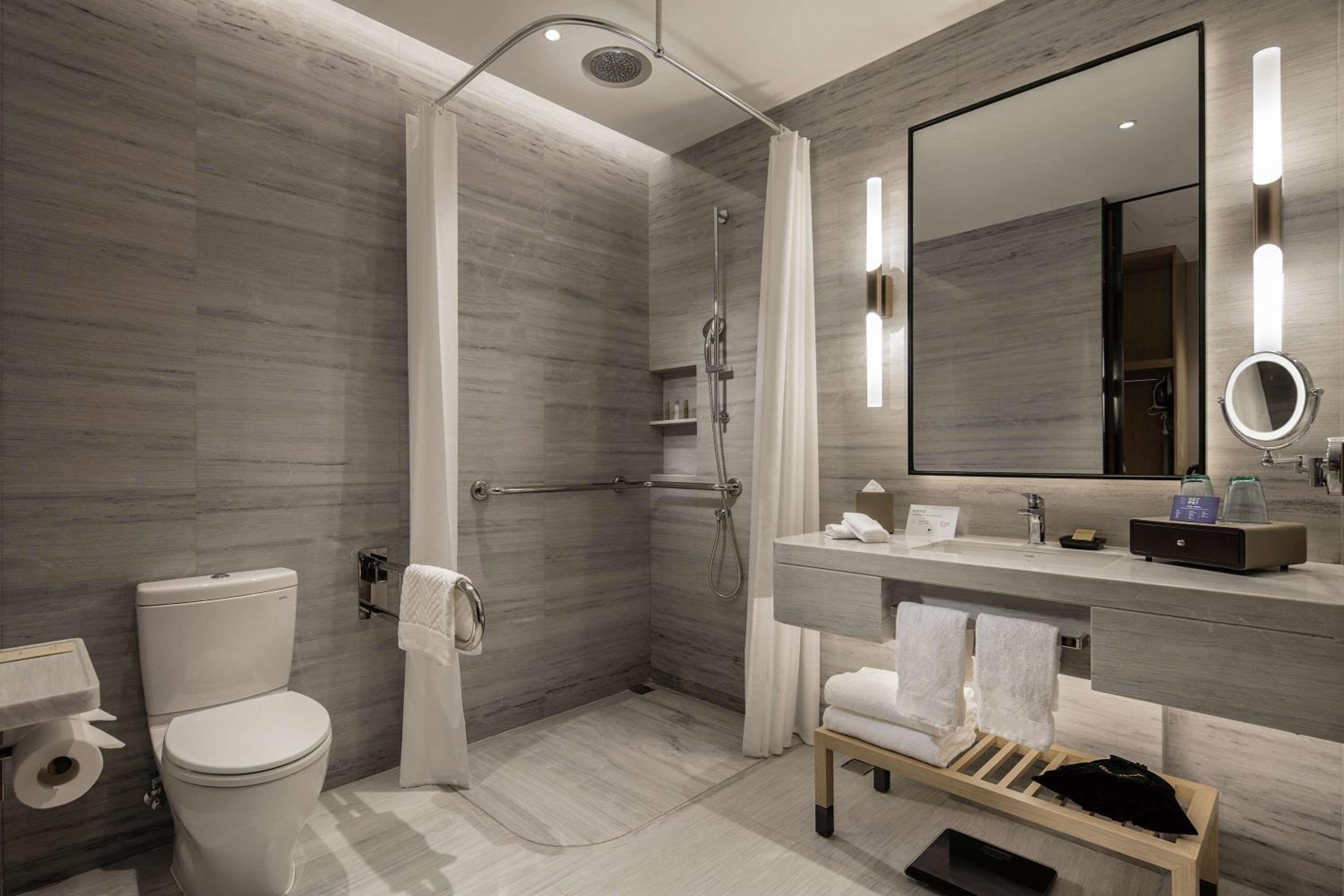 King Room - Mobility Accessible