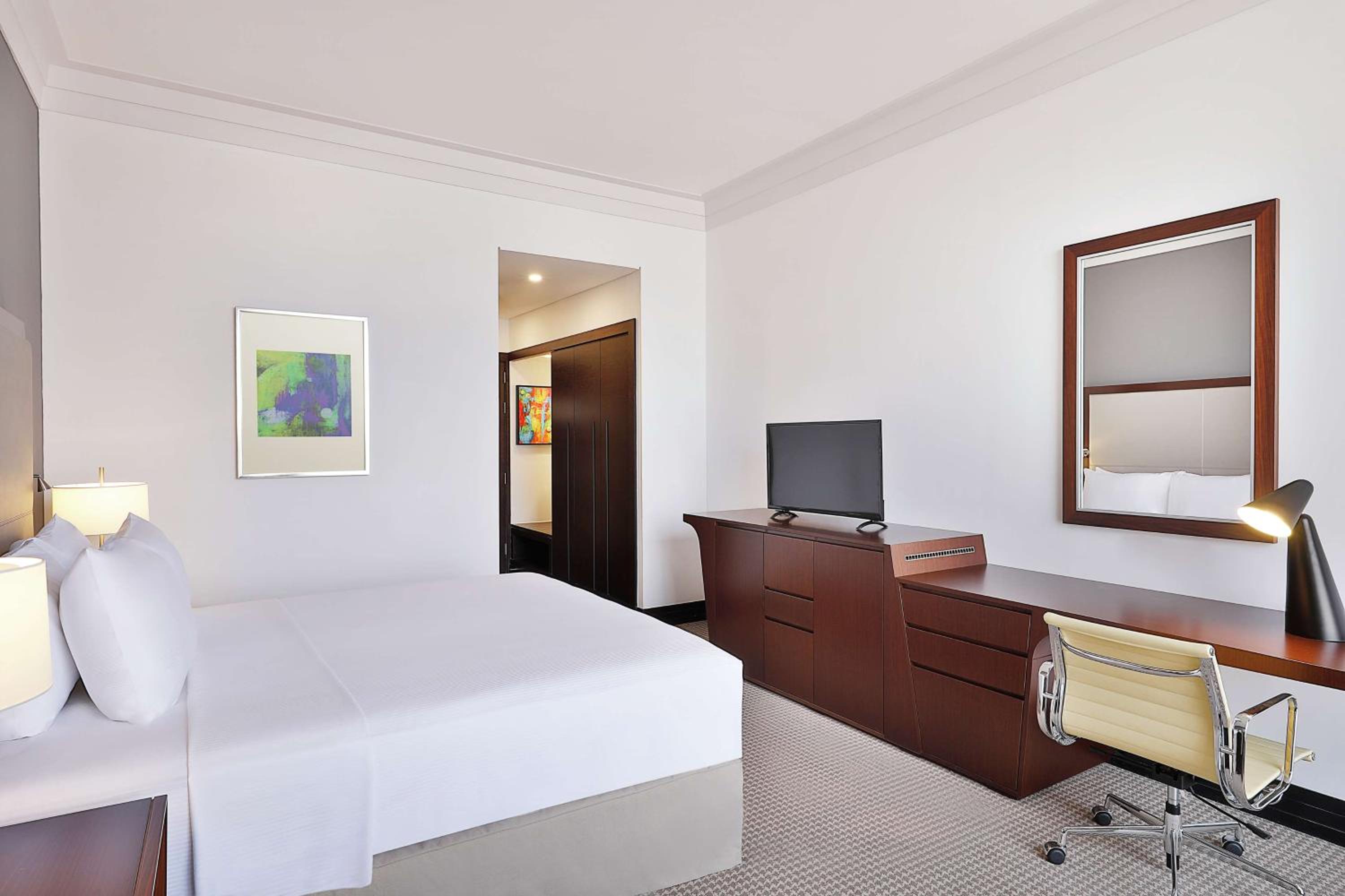 Deluxe King Room - Photo 1
