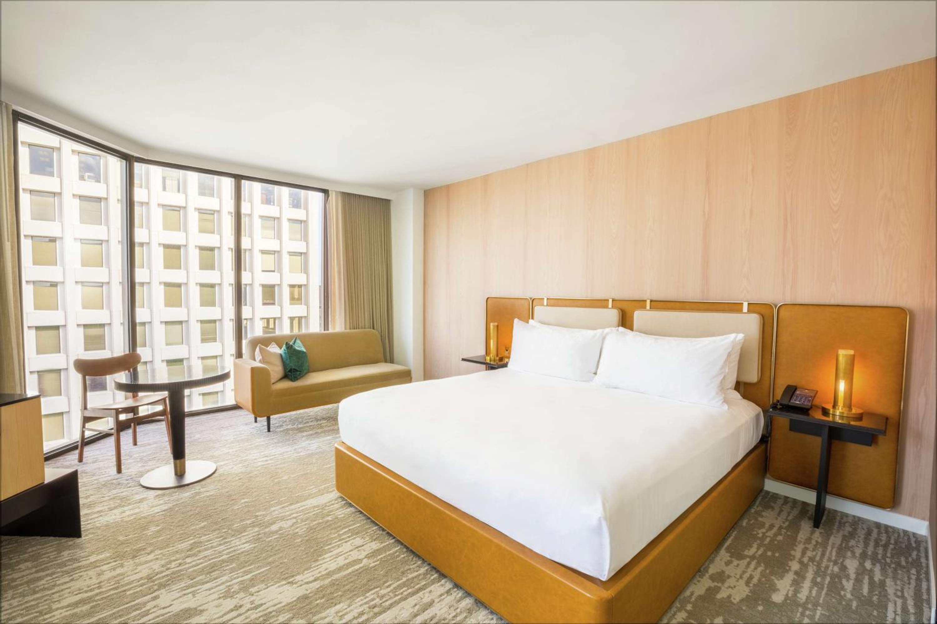 King Guest Corner Room - High Floor