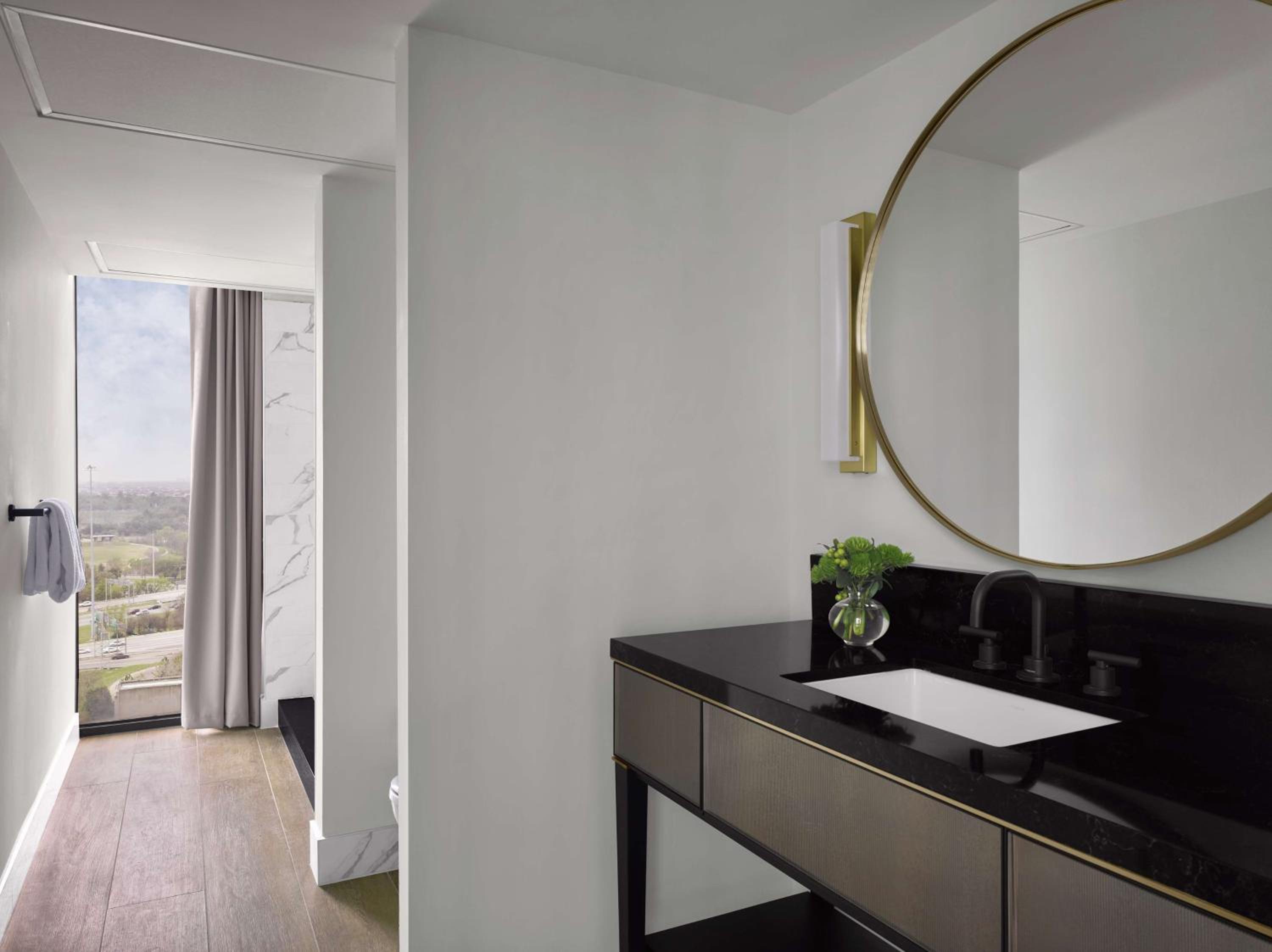 Corner King Room - Photo 2