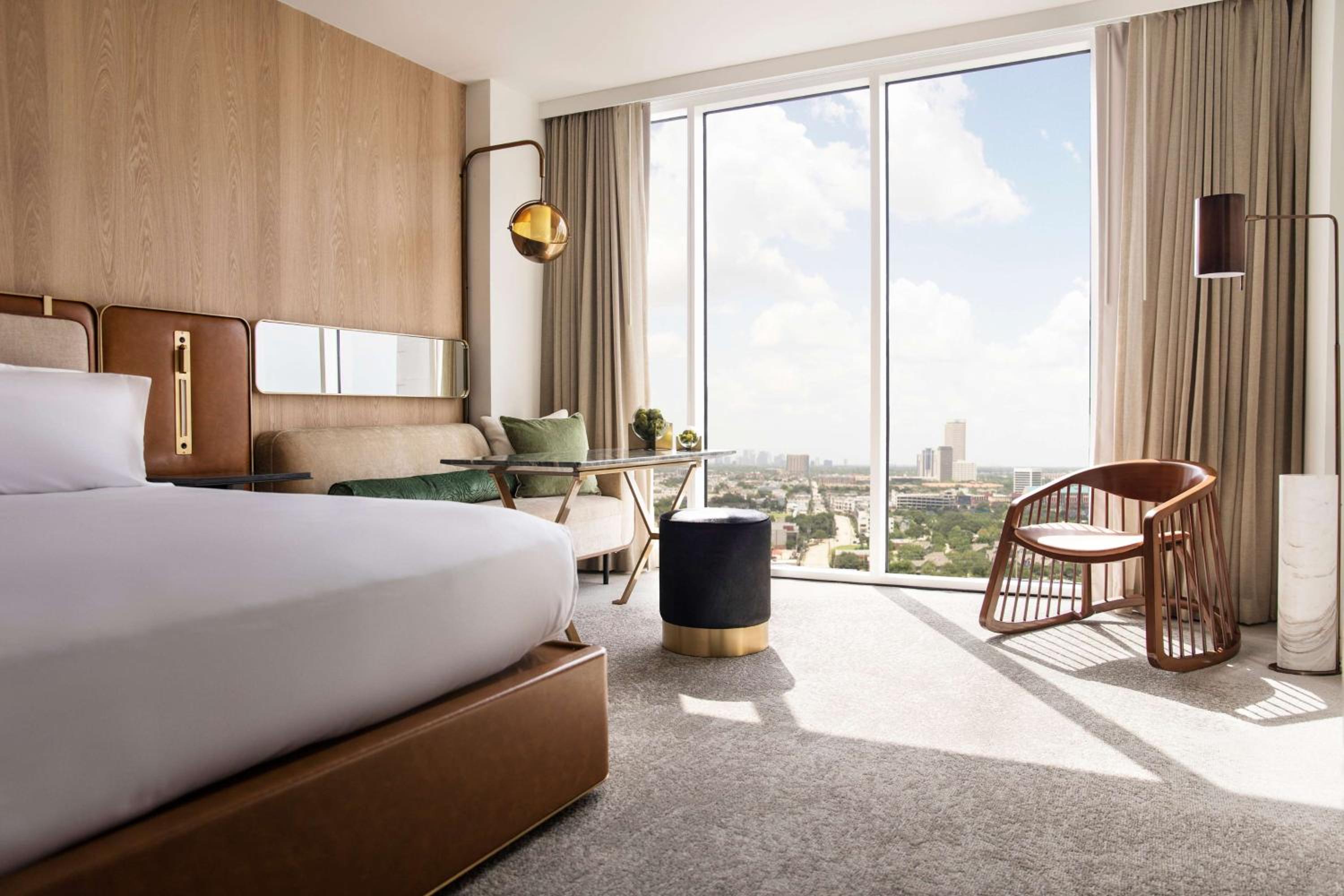 King Guest Room - High Floor - Photo 1