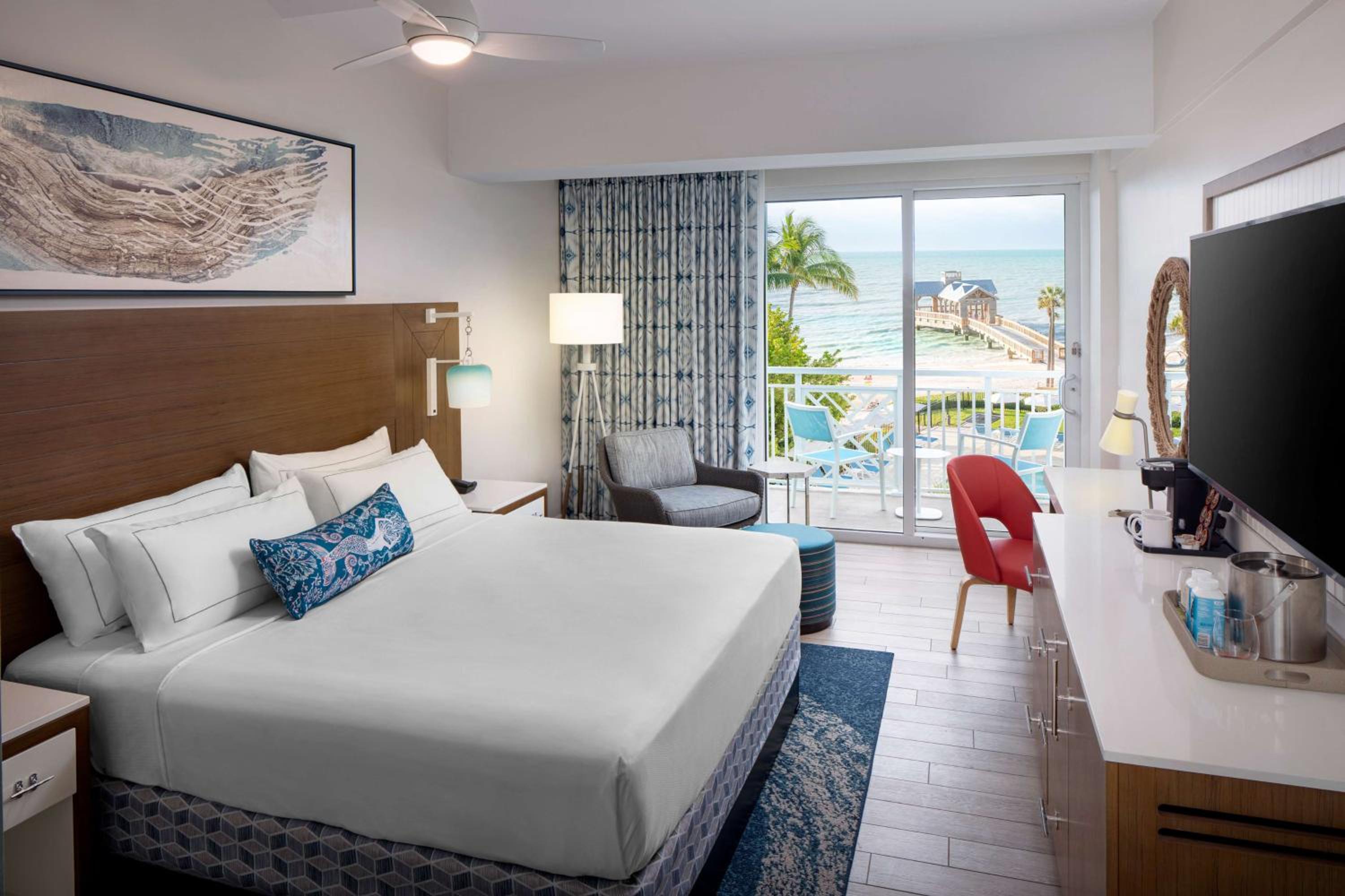 Premium King Room with Ocean View - Photo 1
