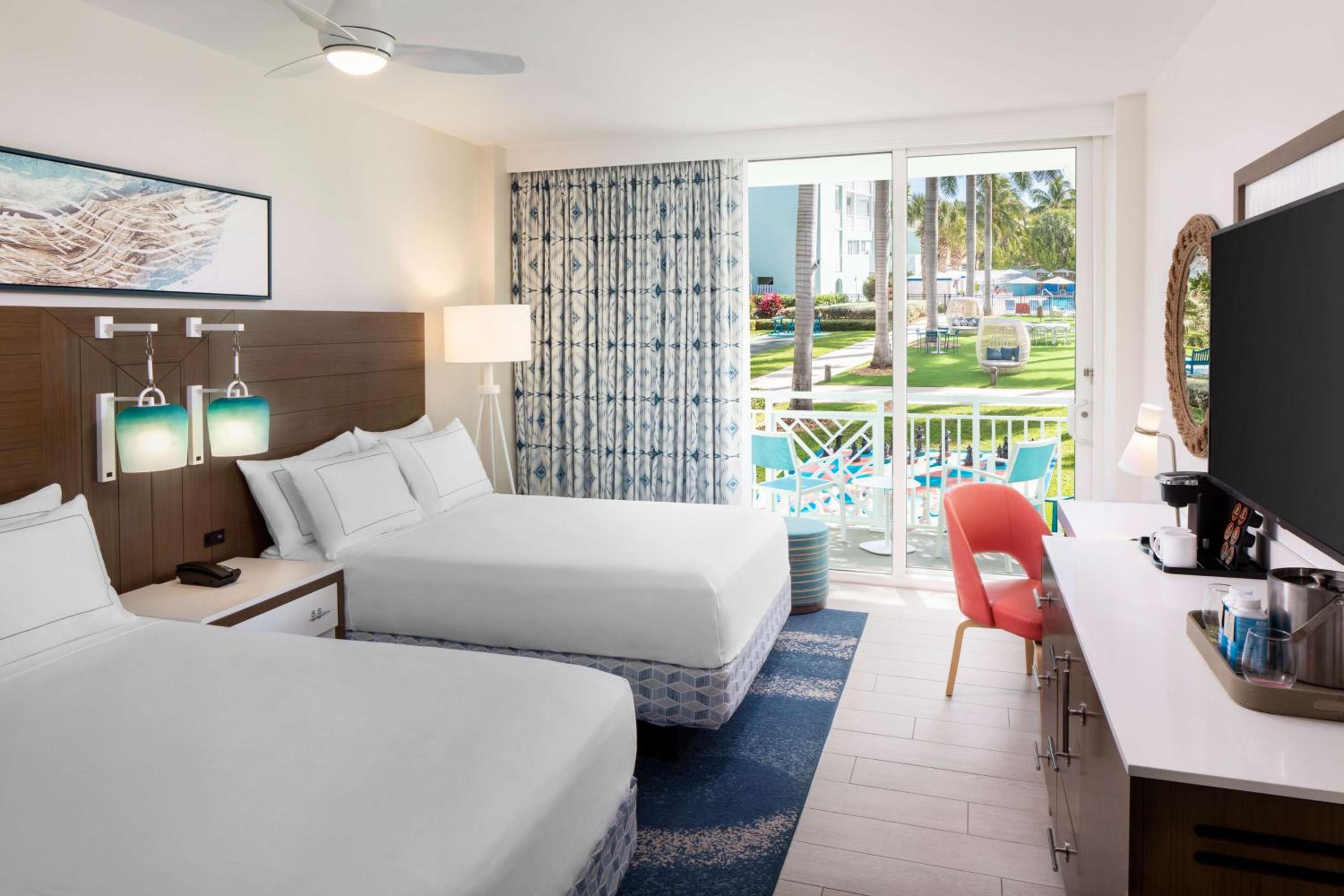 Double Room with Two Double Beds - Resort View - Photo 2