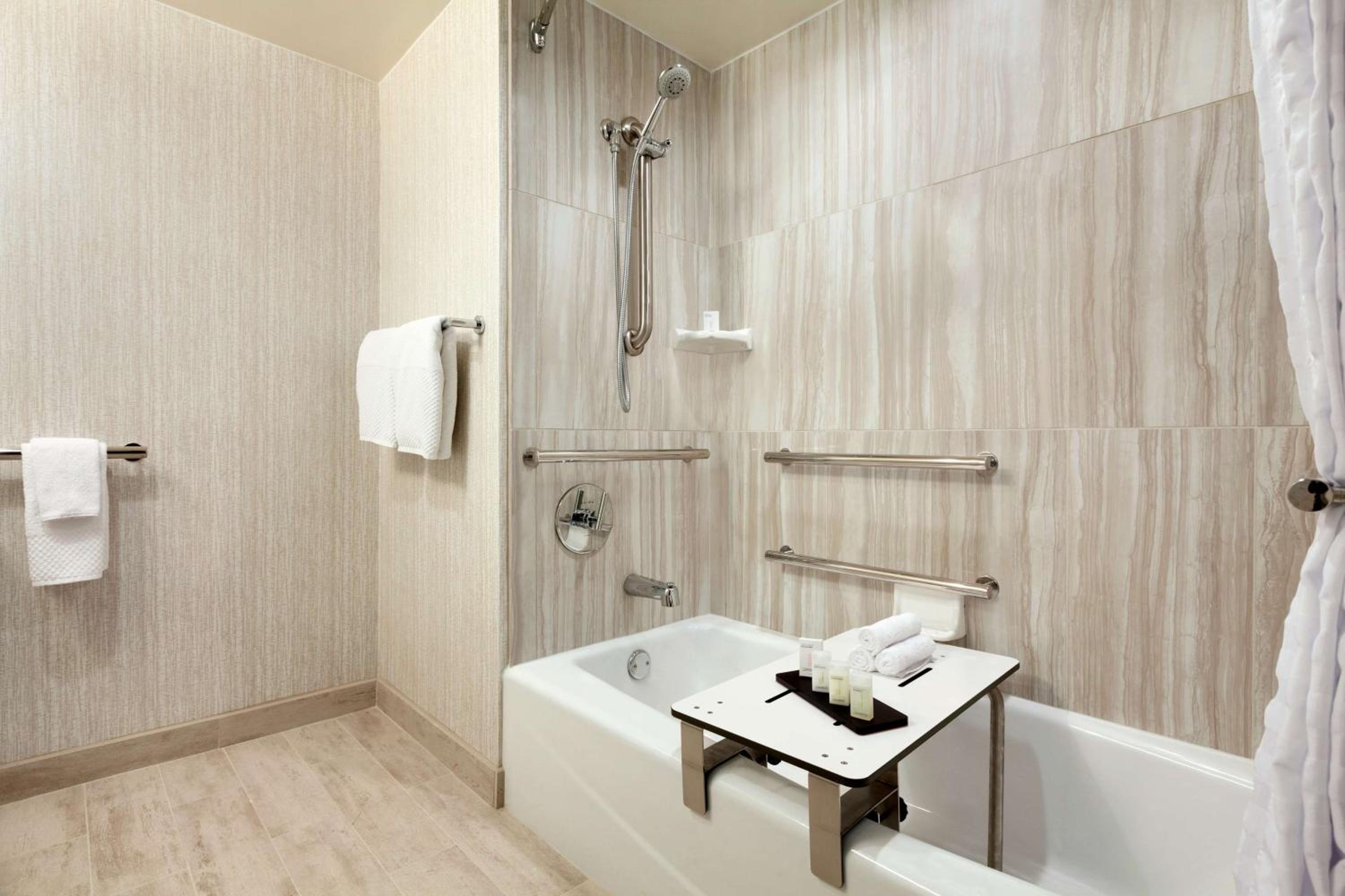 Two-Room King Suite with Bath Tub - Mobility Accessible - Photo 2