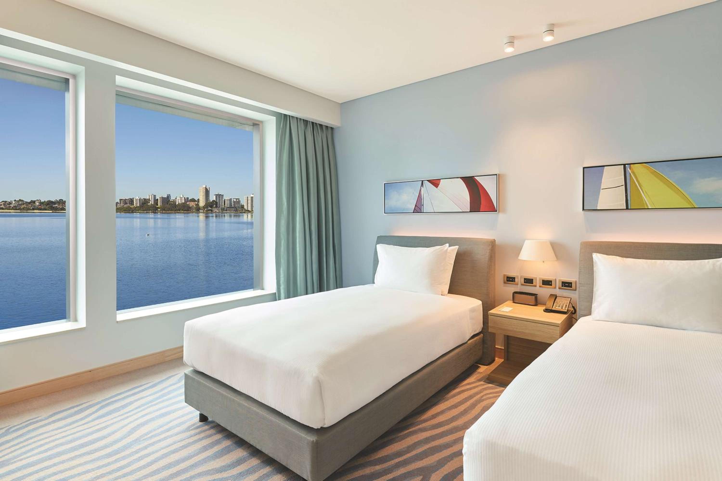 Twin Room with River View - Photo 2