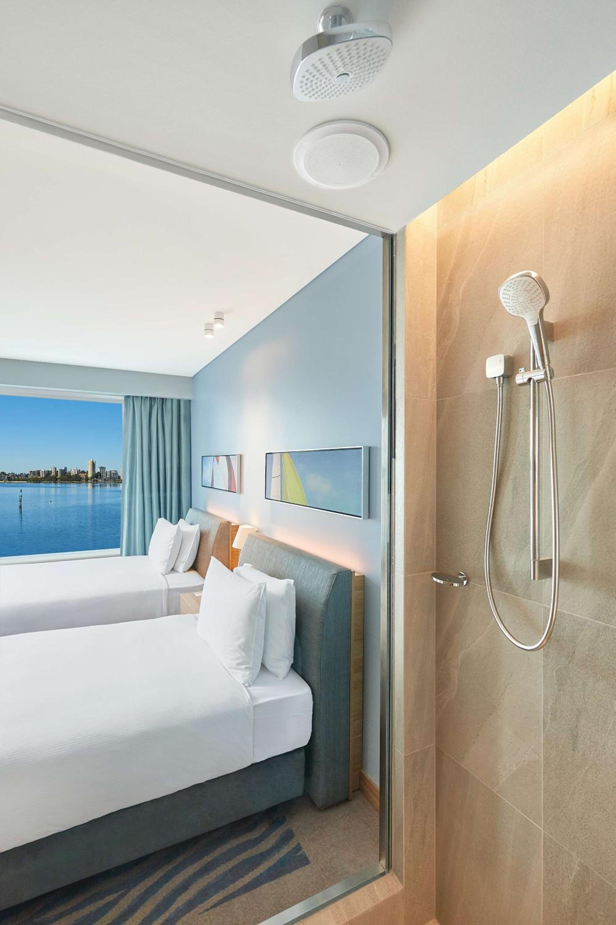 Twin Room with River View - Photo 3