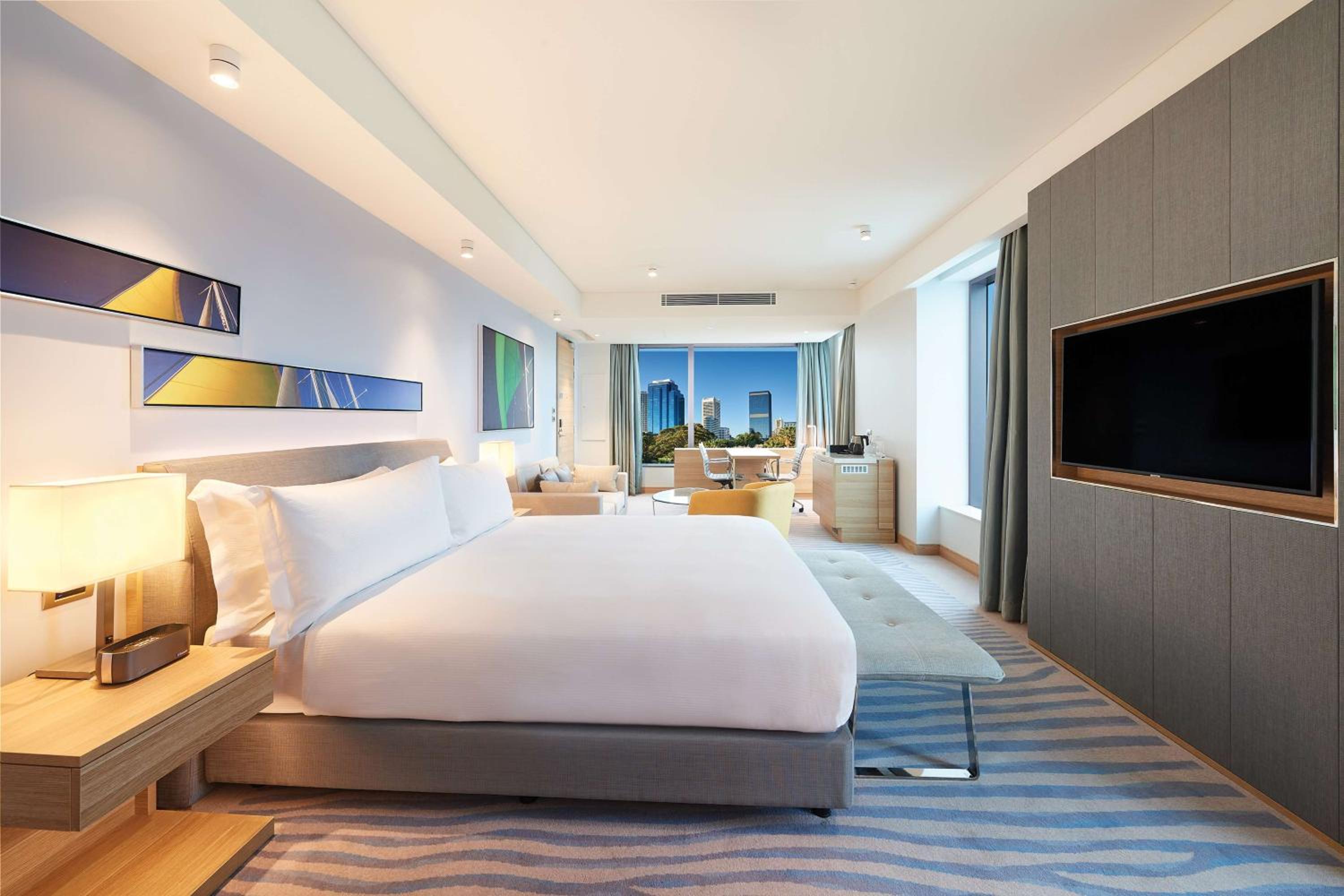 Deluxe King Room with View - Photo 2