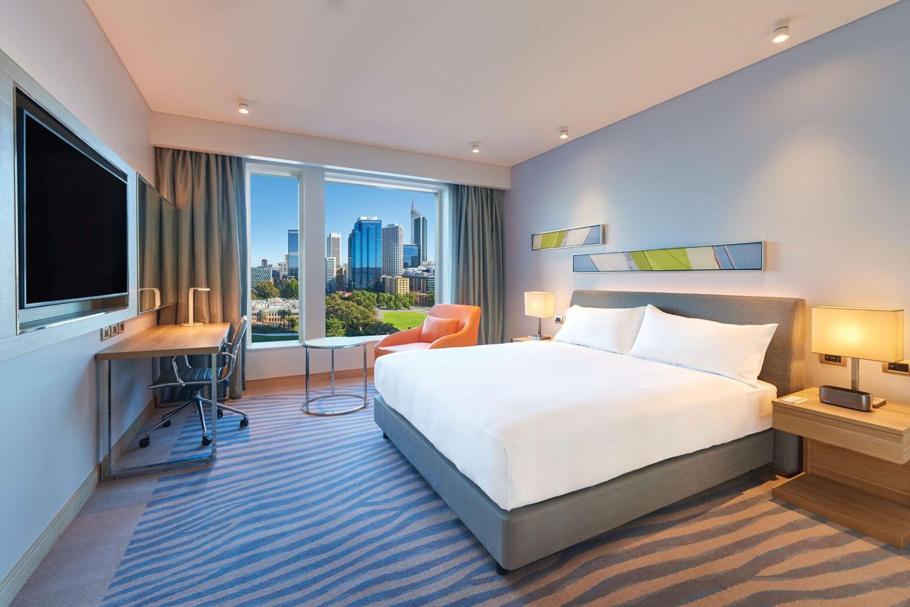 King Room - Mobility Accessible  - Photo 1