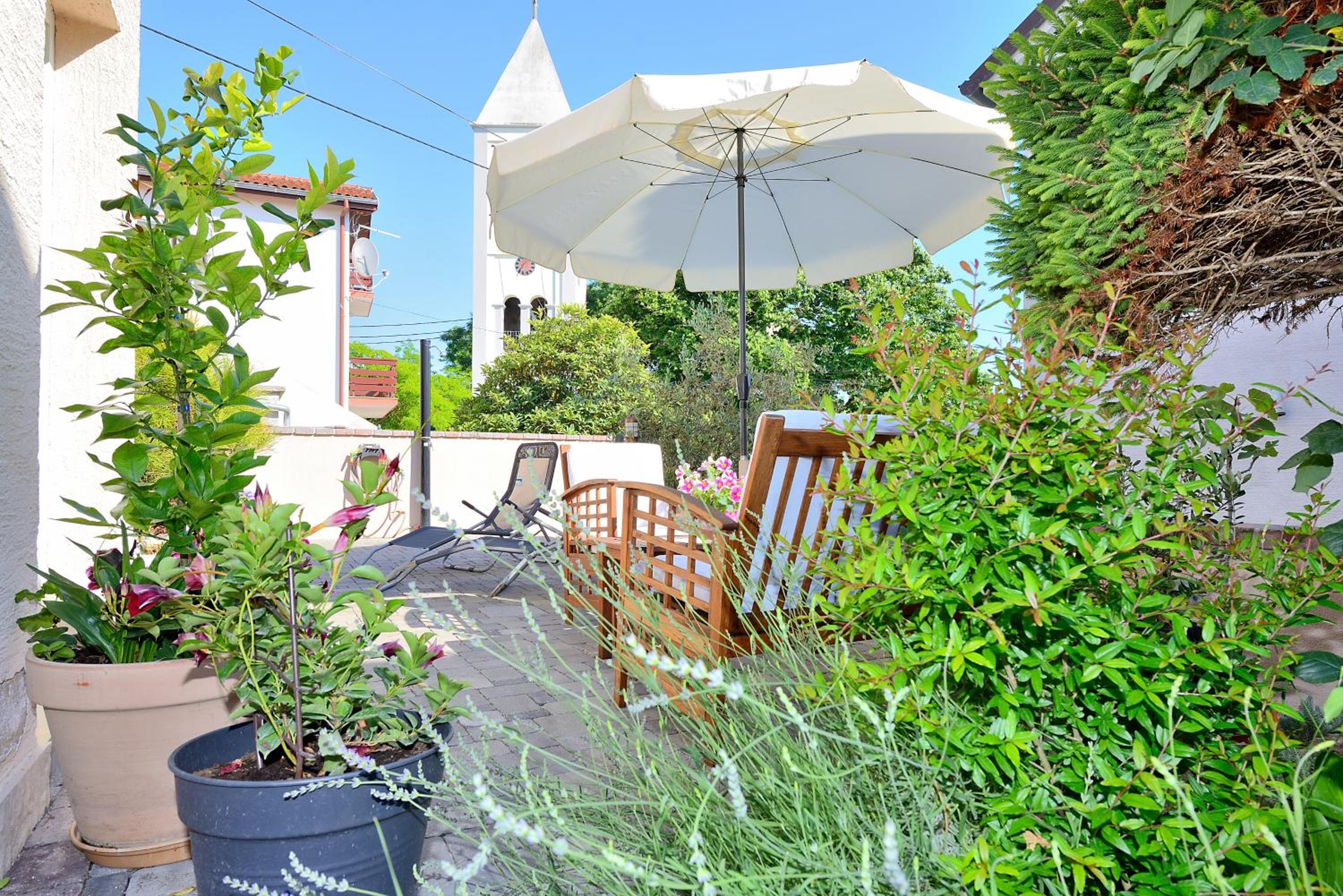 Studio with Garden View - Photo 15