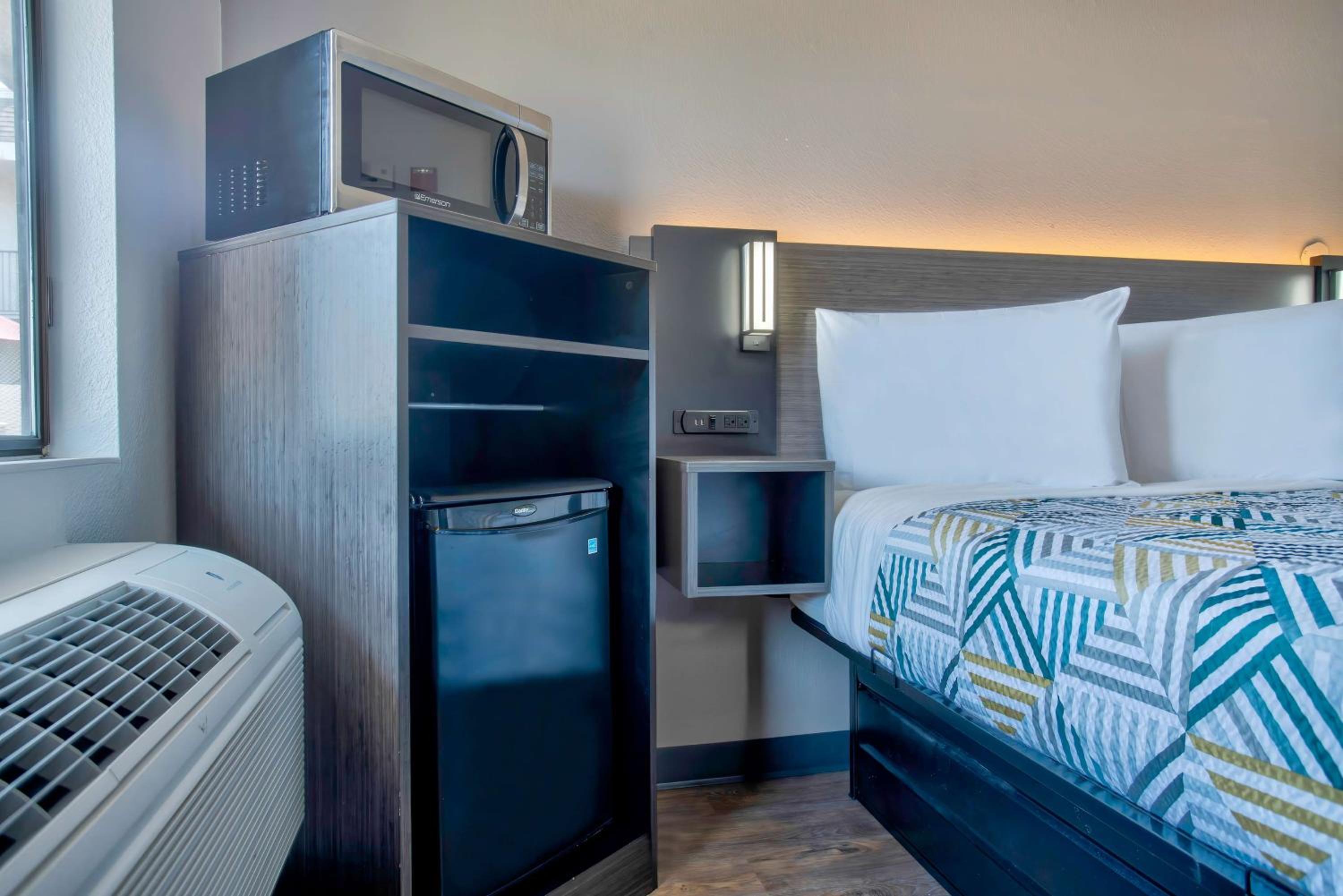 Double Room - Disability Access - Non-Smoking photo 2