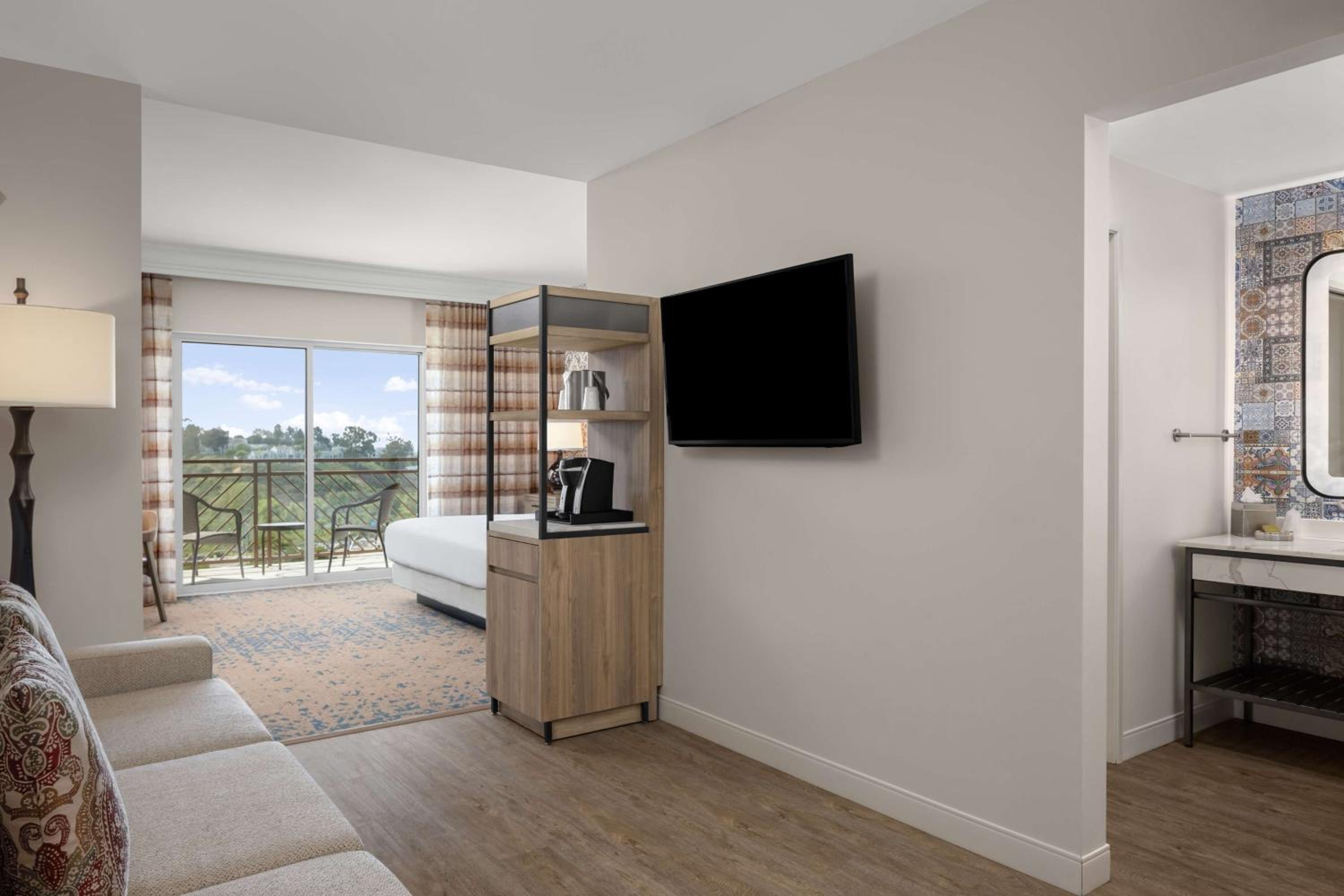 Premium Suite with Patio/Balcony - Photo 7