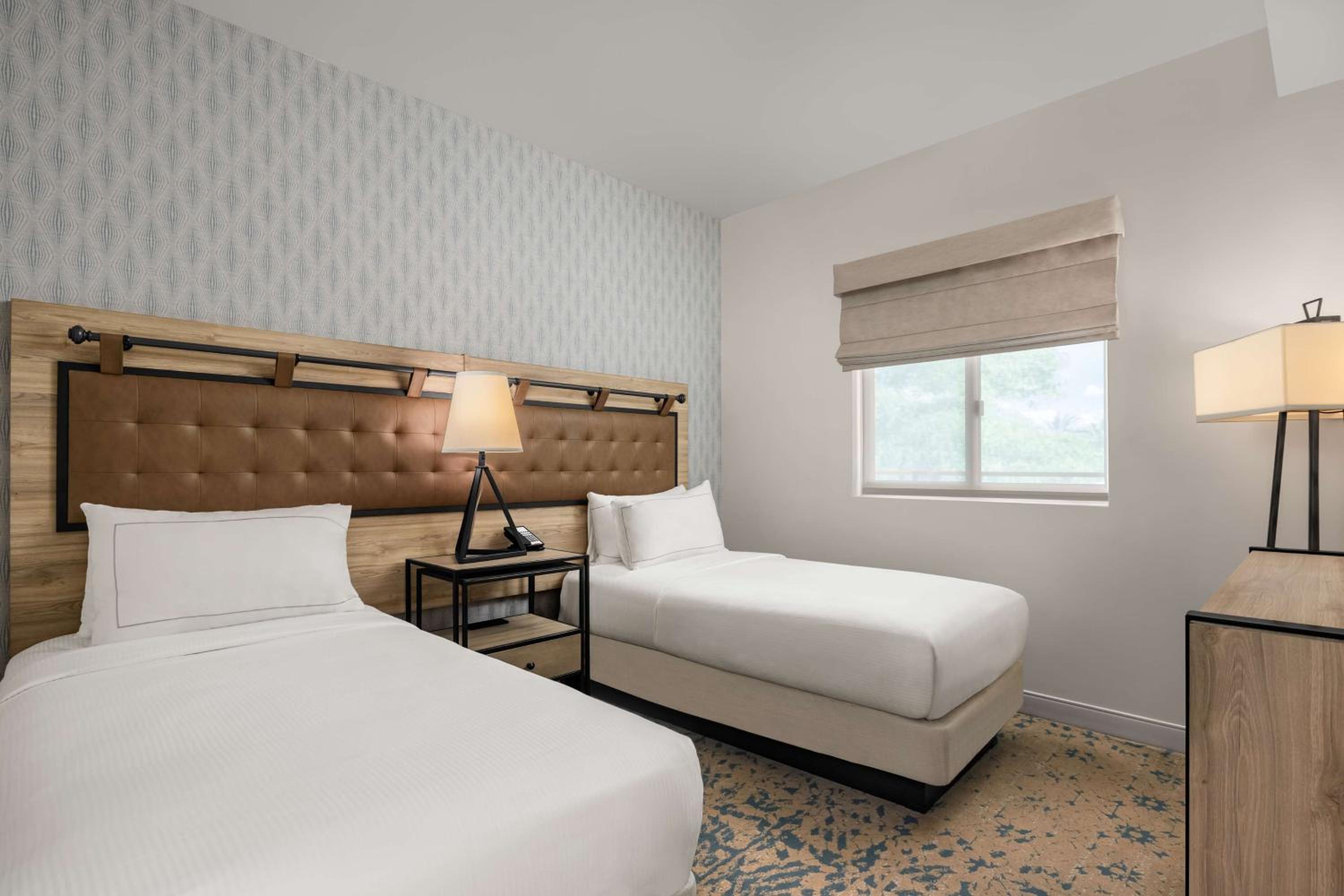 Two-Room Suite - Photo 3