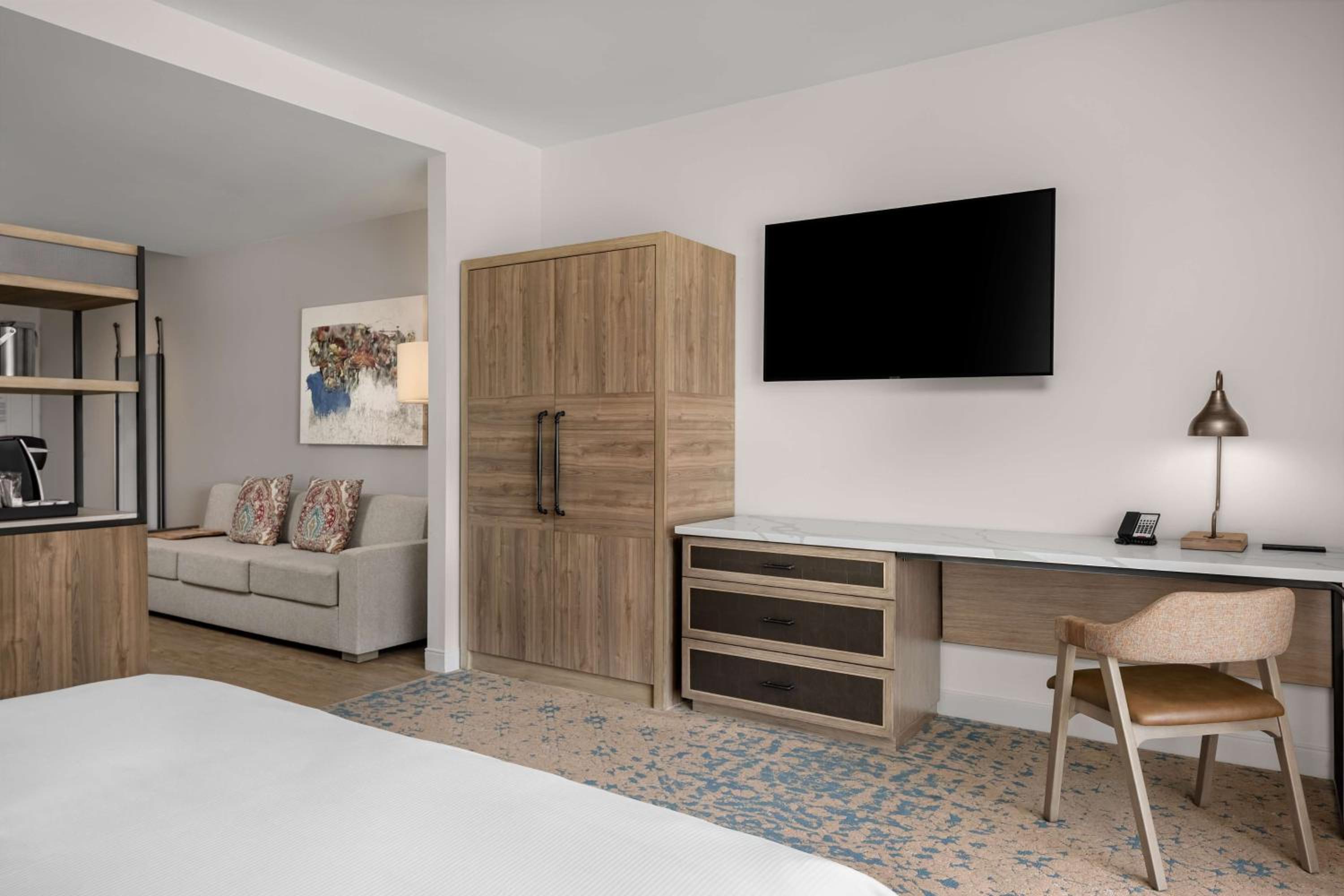 Two-Room Suite - Photo 4