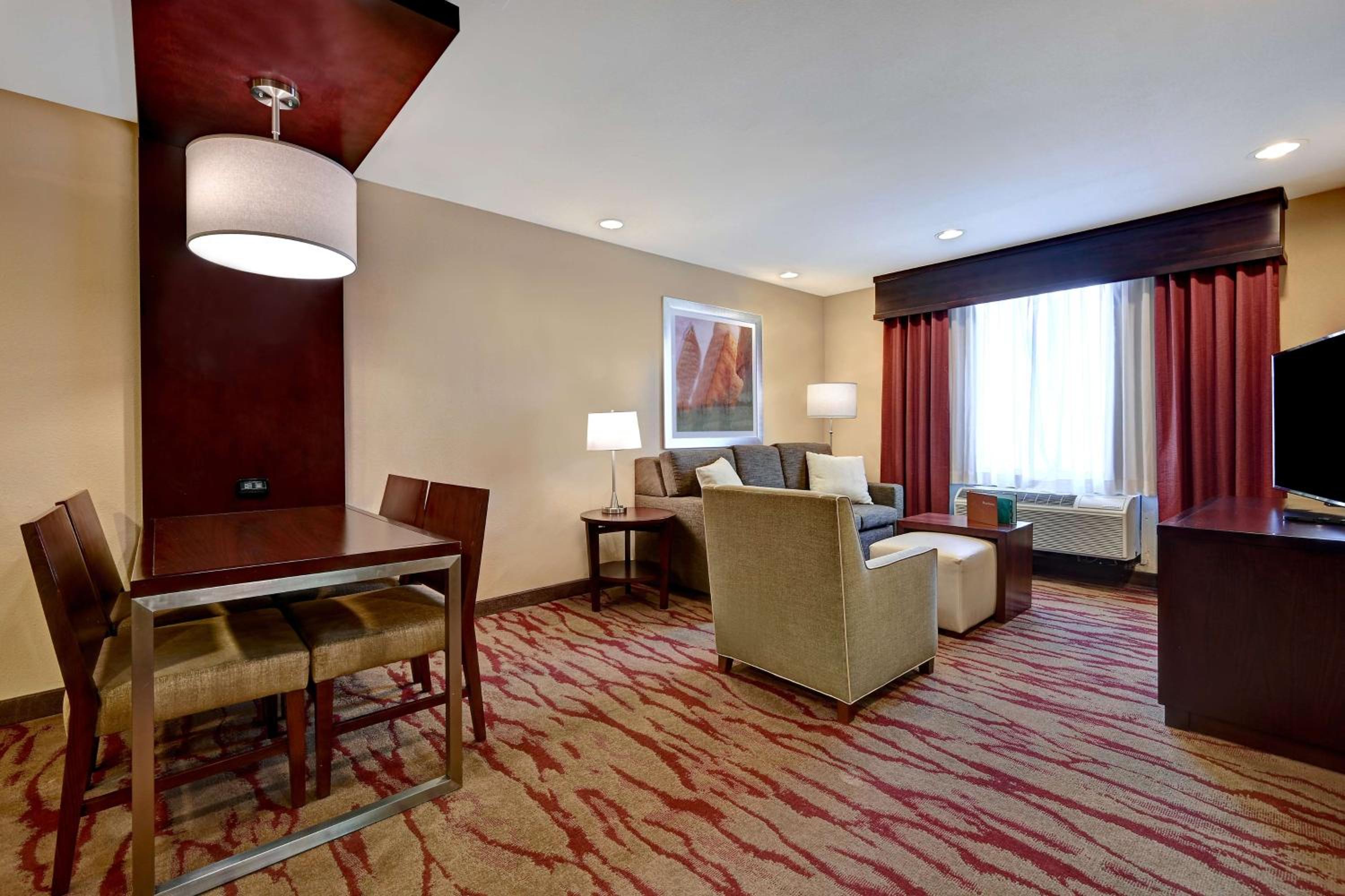 One-Bedroom Queen Suite - Non-Smoking photo 1