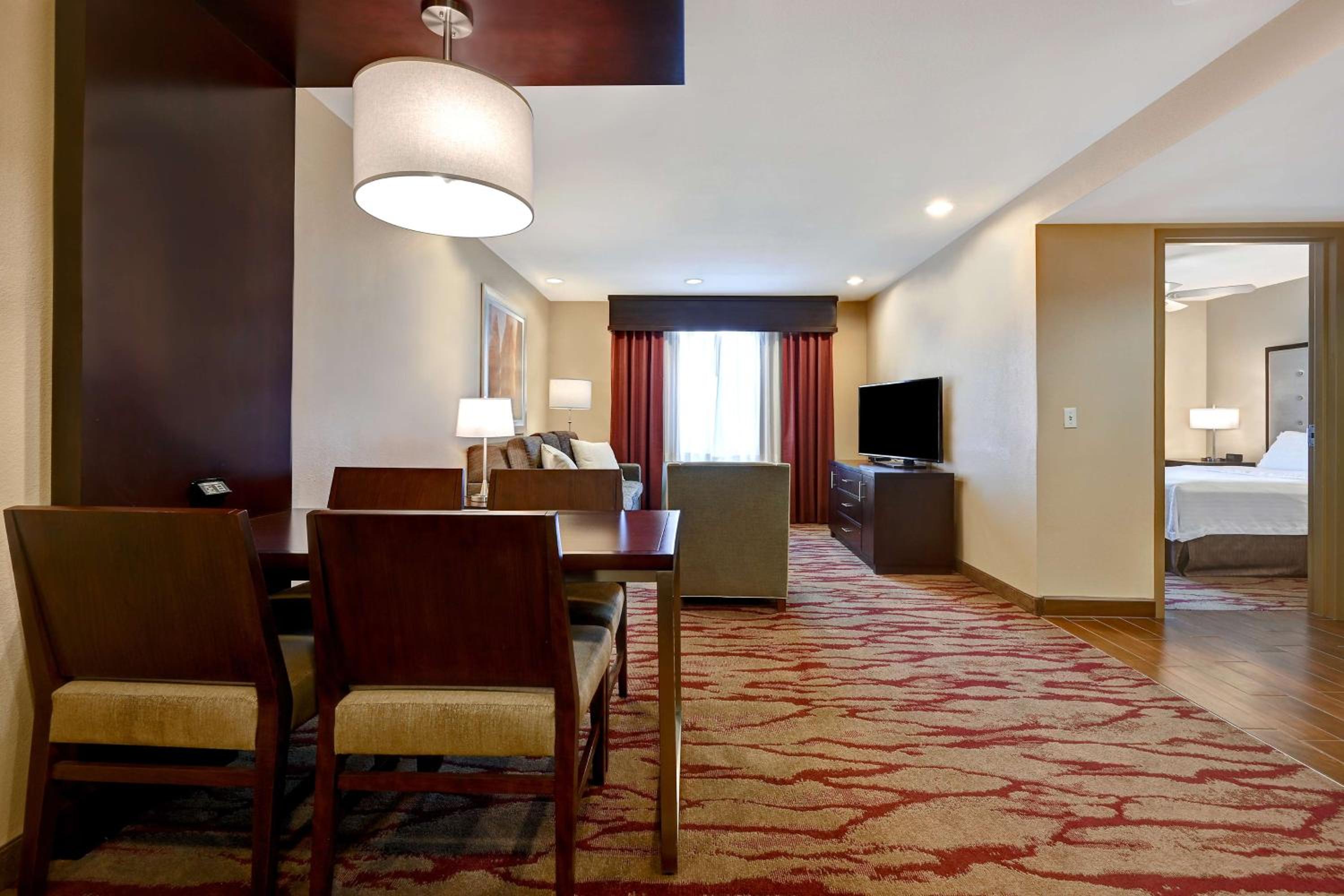 One-Bedroom Queen Suite - Non-Smoking photo 3