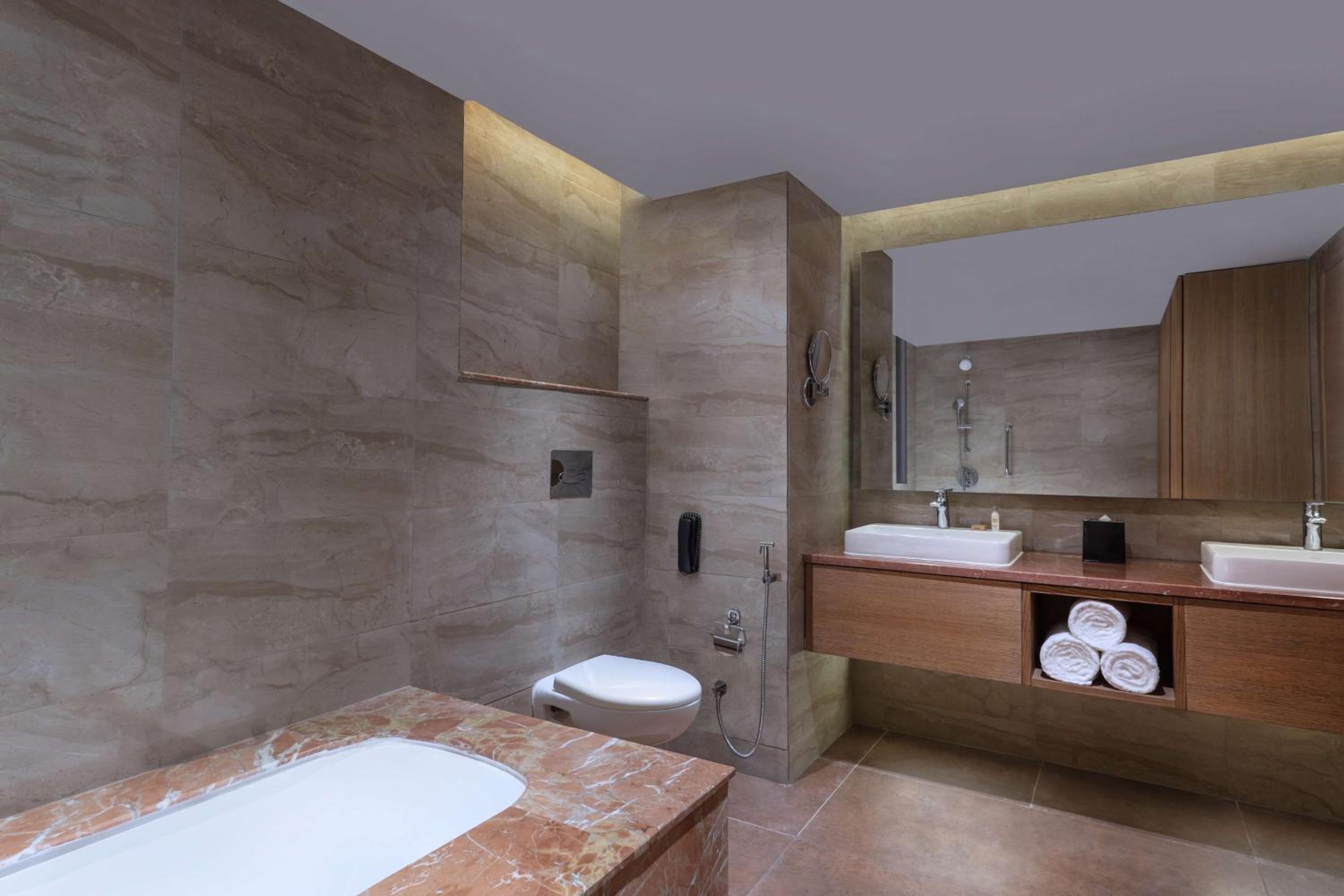 One-Bedroom Suite - Photo 2