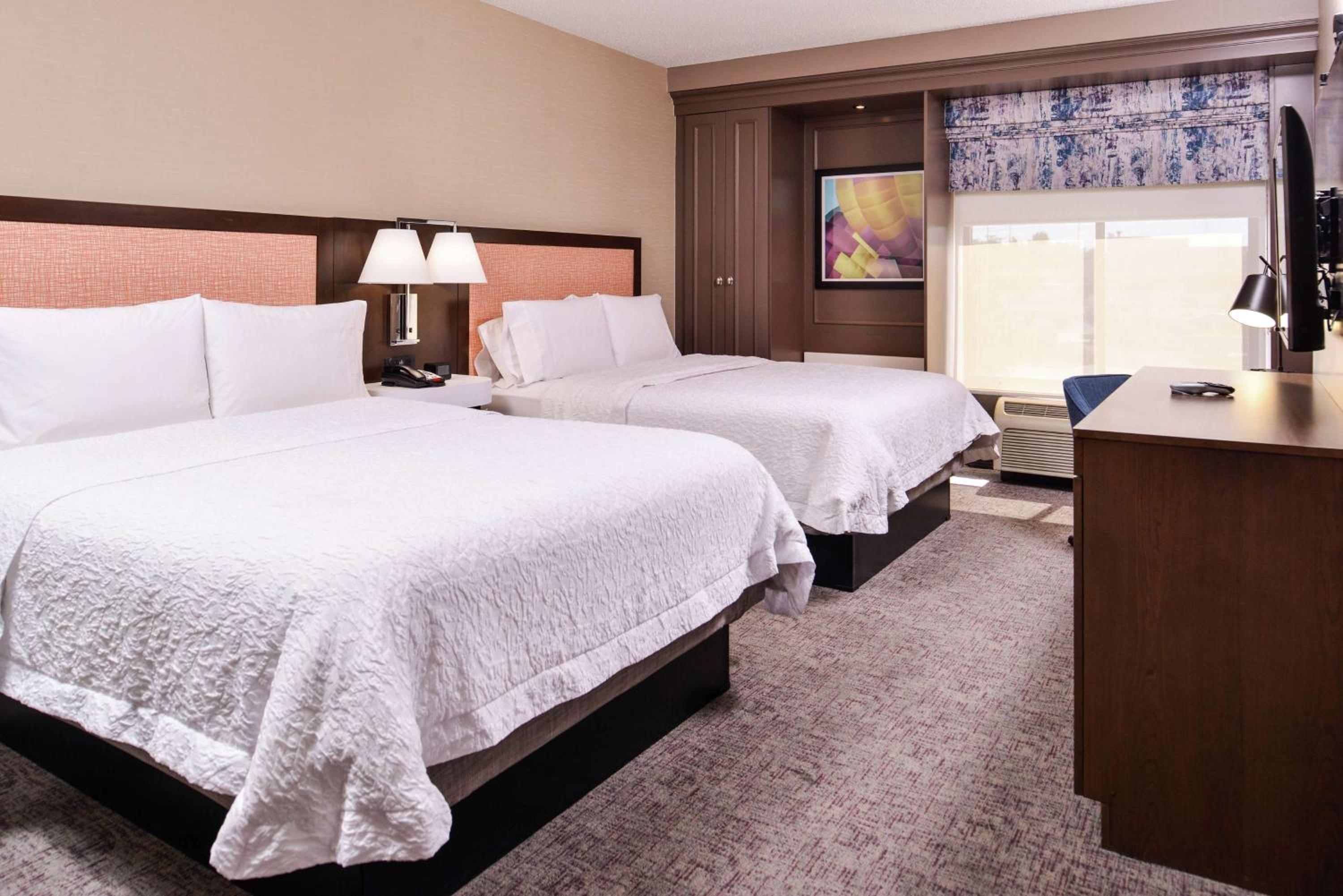 Room with Two Queen Beds - Non-Smoking - Photo 1