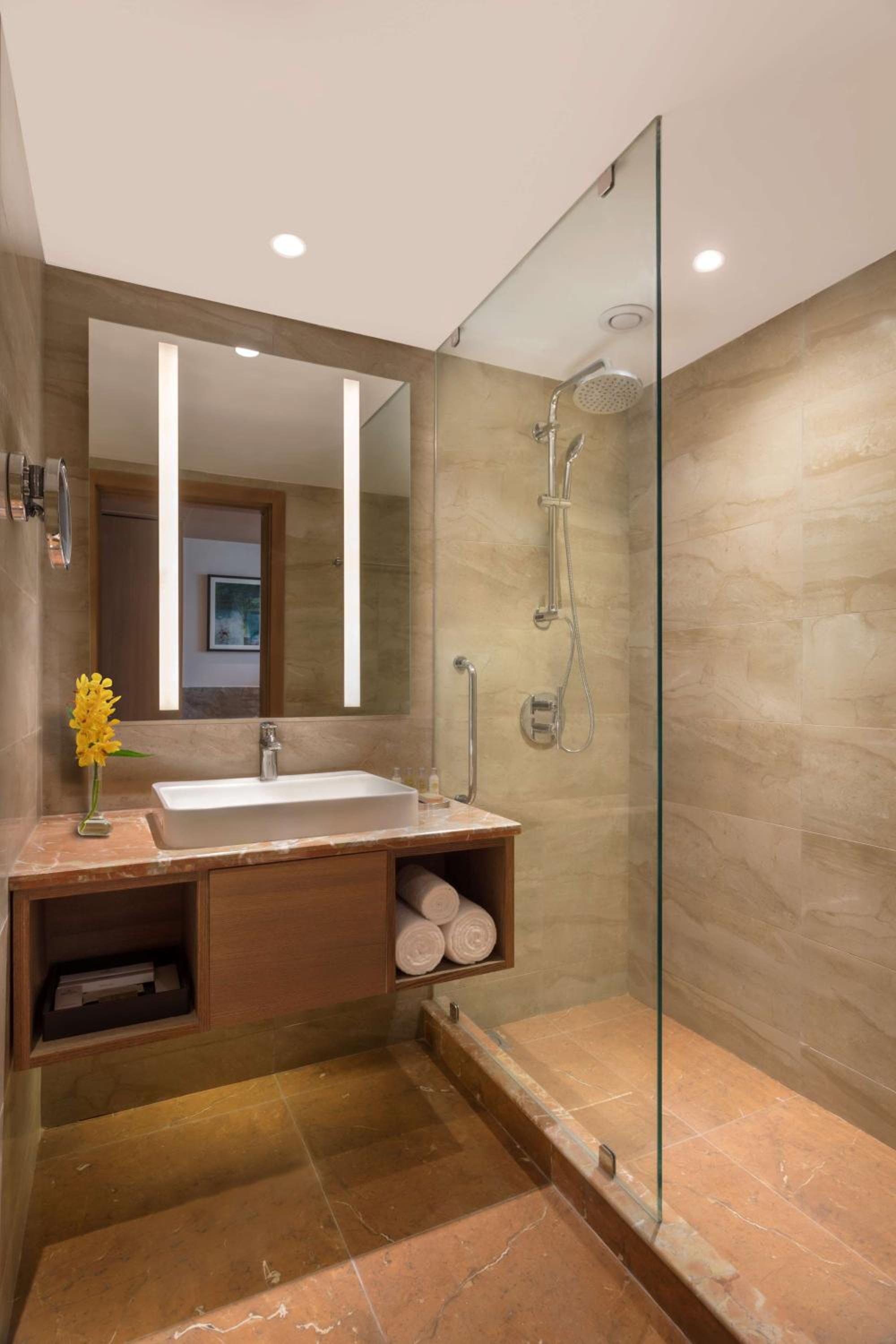 King Guest Room - Photo 2