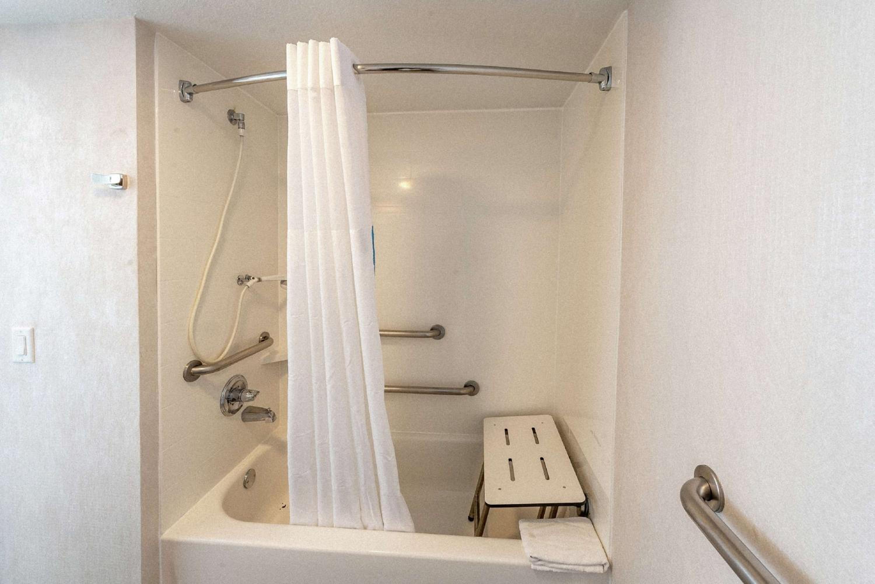 King Room - Mobility Access/Non-Smoking - Photo 2