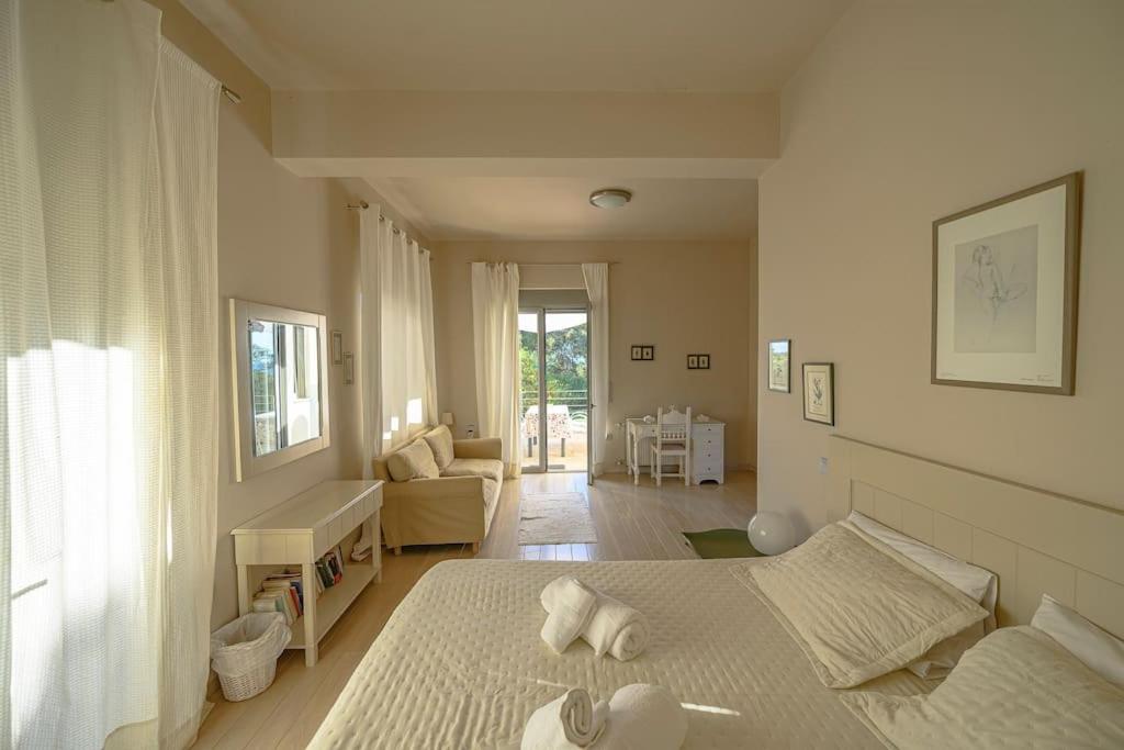 Villa com Piscina Privada