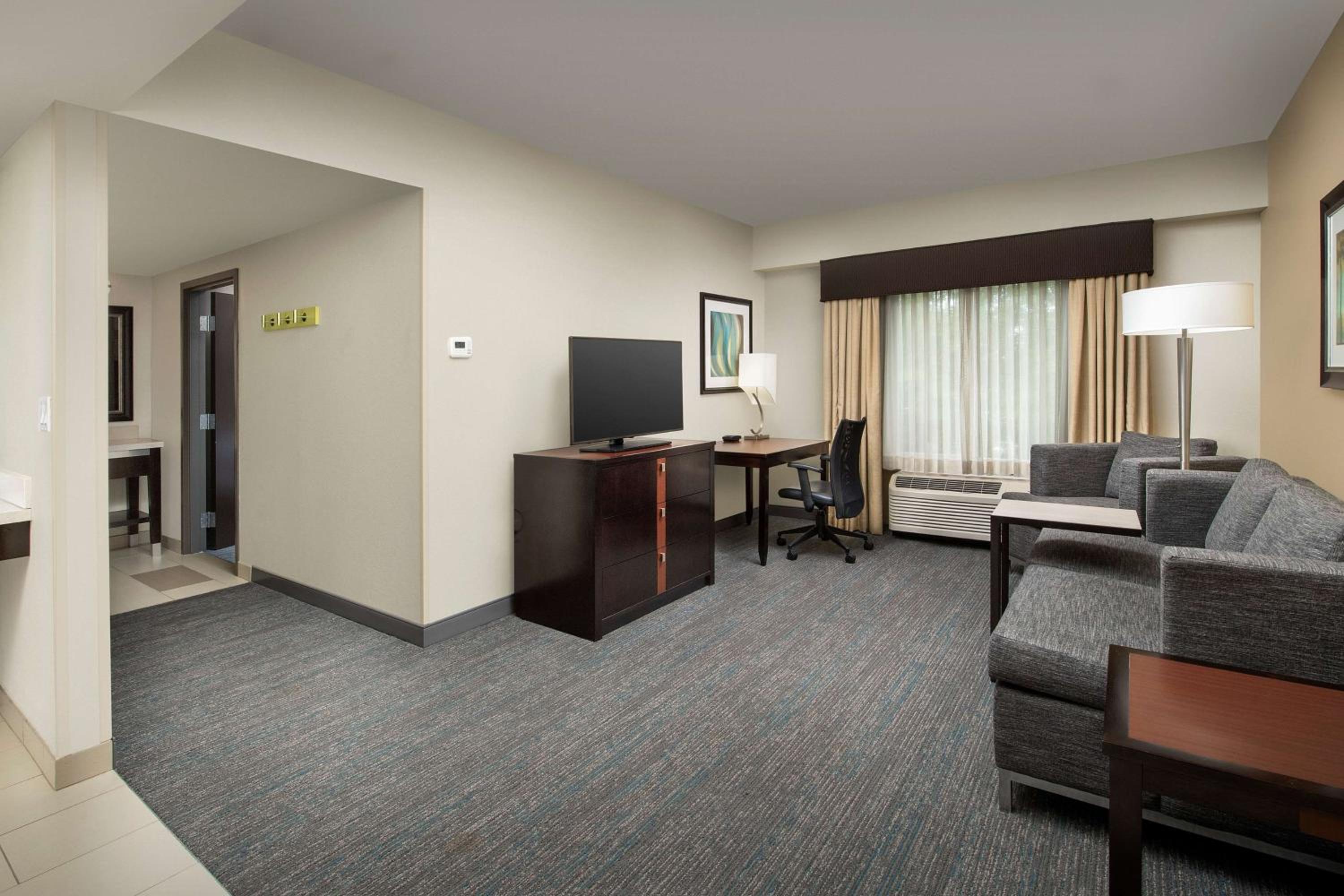 King Suite - Non-Smoking - Photo 1
